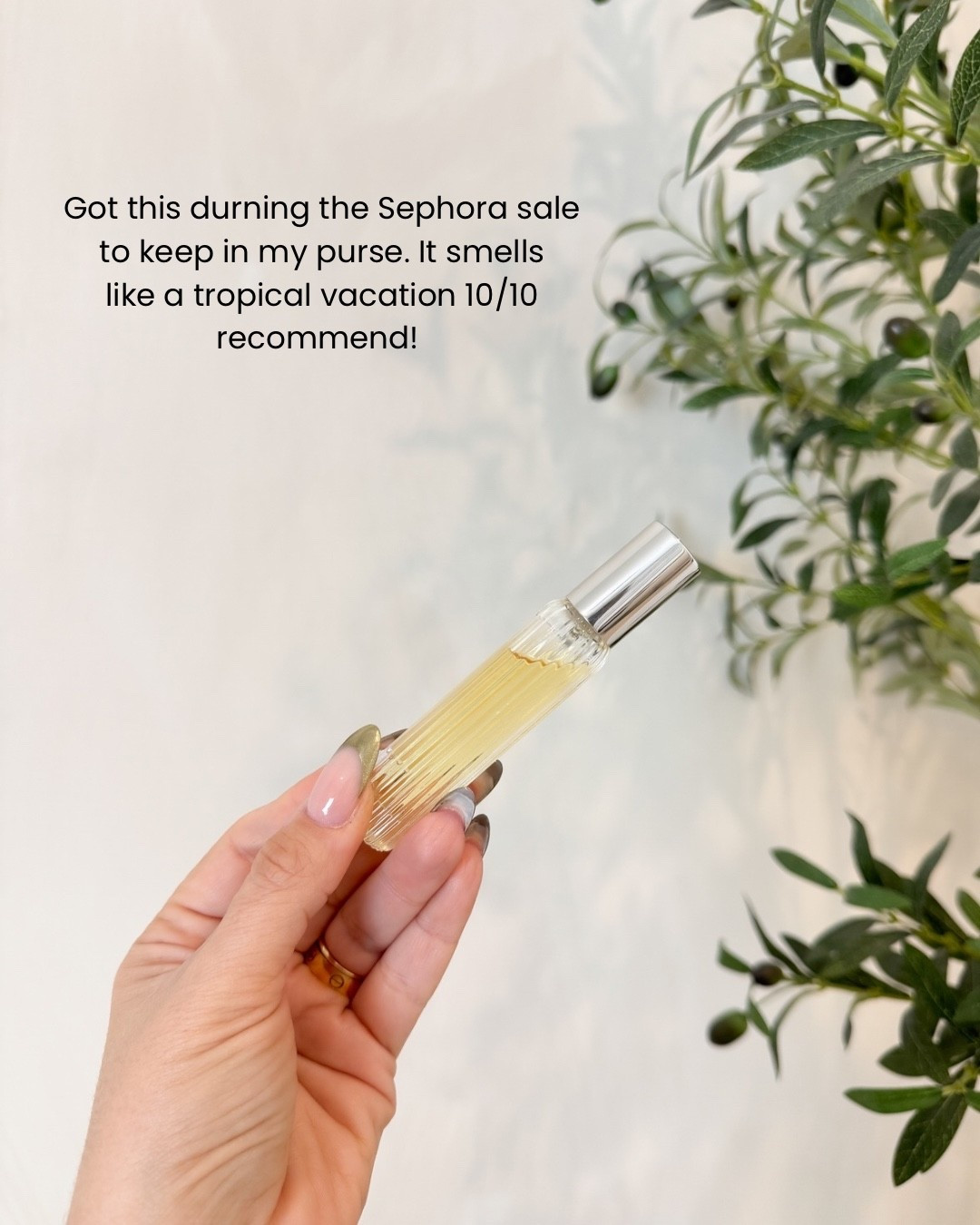 New perfume fav. Smells like summer vacay ! 