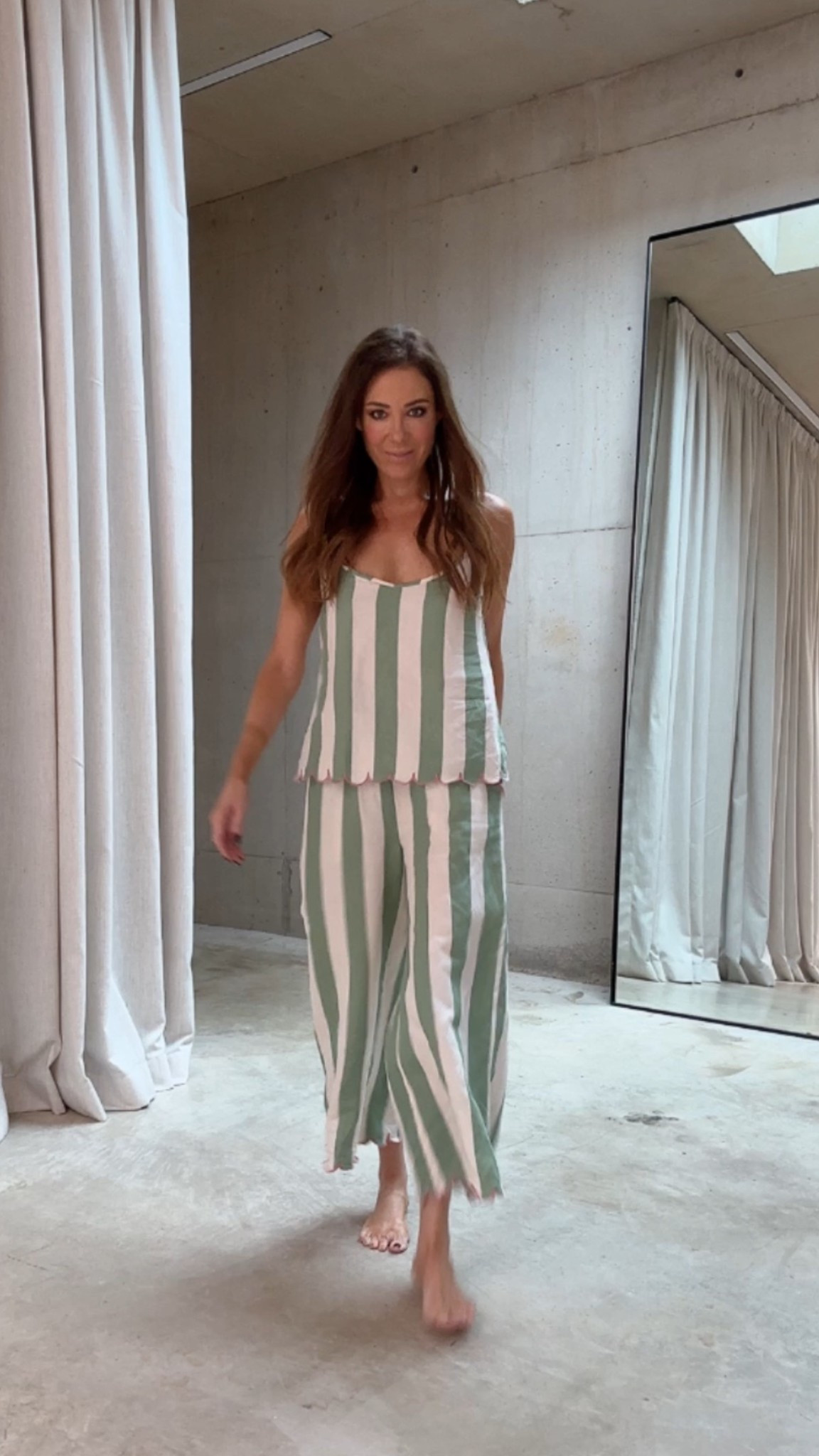 I wear size XS

Pyjama Faves, Dressing Gown, Chelsea Peers

#LTKsummer #LTKuk