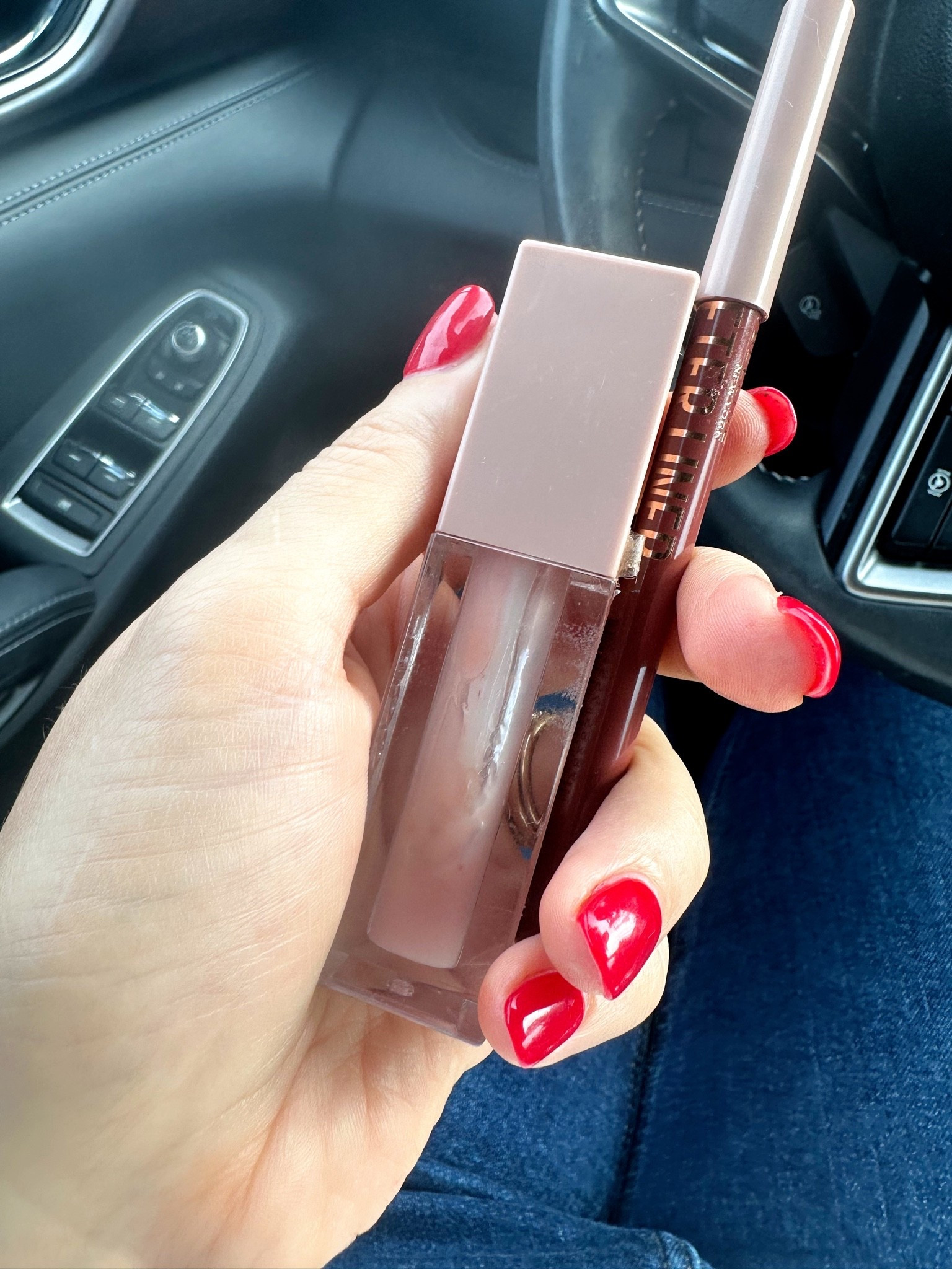 The drugstore lip combo that is going to get you all the compliments this fall! 

Maybelline lipliner in the shade player and maybelline gloss in ice! 

#fallmakeup #drugstoremakeup #makeupfavorites

#LTKSaleAlert #LTKBeauty #LTKgrwm
