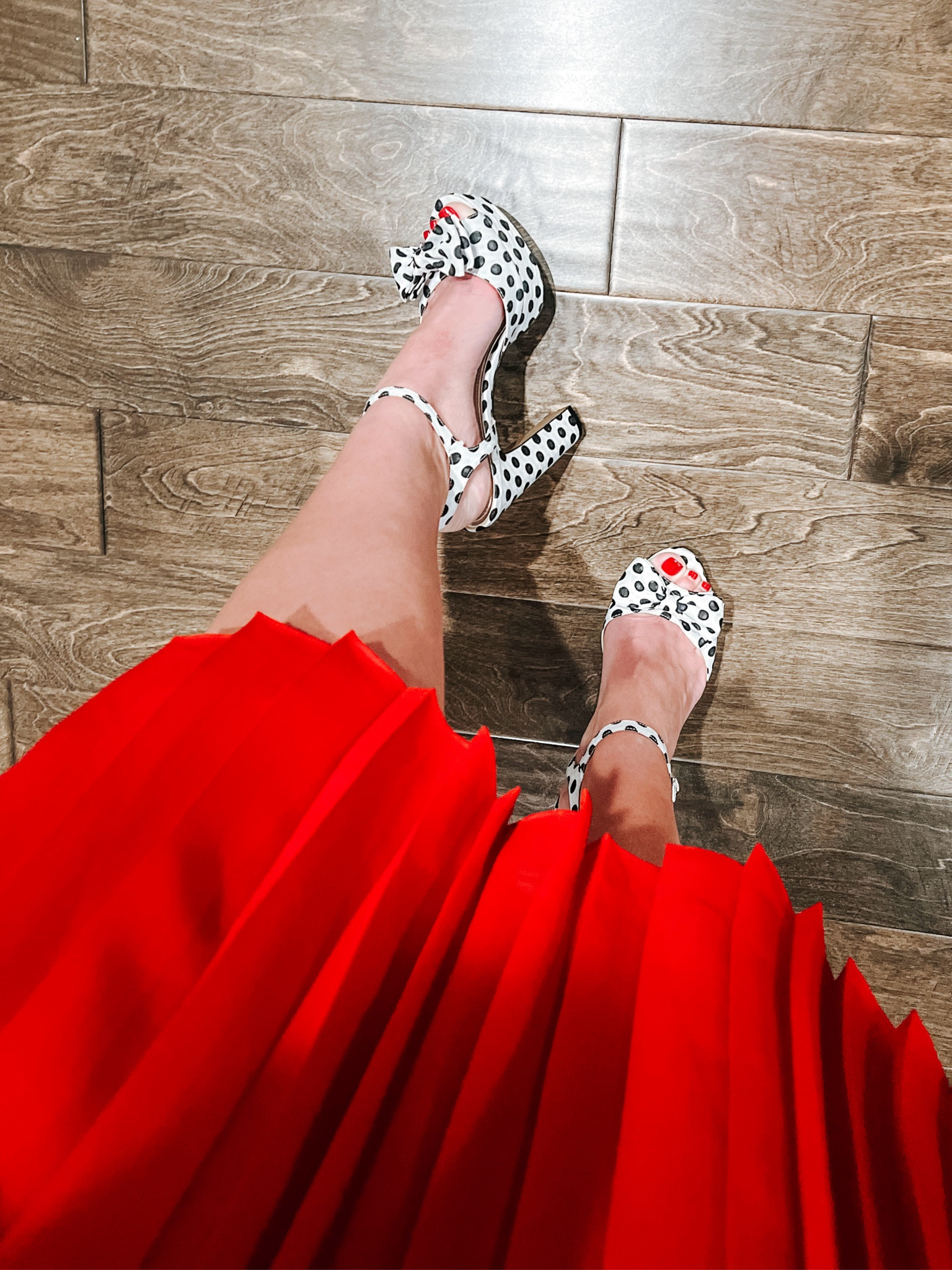 love this look so much!! 🖤🤍 

a perfect red skirt && polka dot heels for the win!! 🖤🤍

#LTKworkwear #LTKstyletip #LTKshoecrush