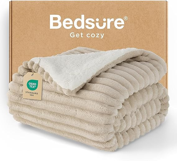 Bedsure Sherpa Throw Blanket for Couch - Super Soft, Cozy Fleece Thick Warm Blanket for Winter, G... | Amazon (US)