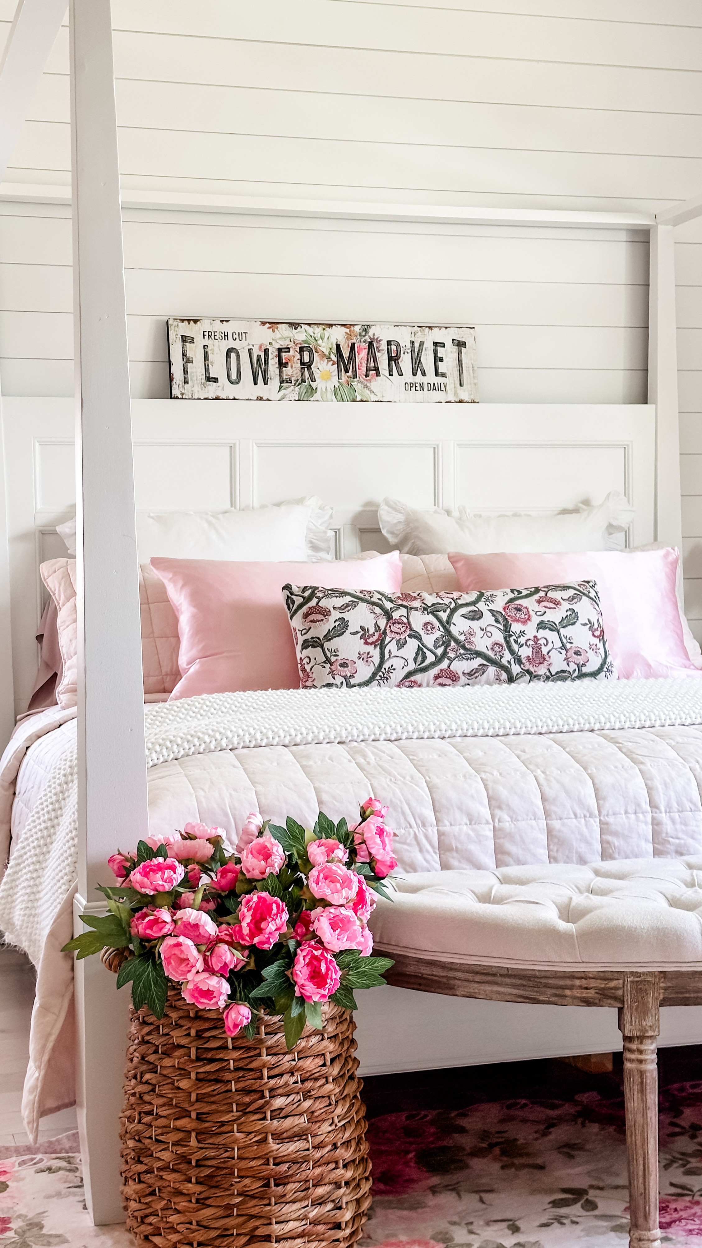 You do know you can have a beautiful bedroom and it be cozy too? With @onequince it’s so easy. 

Can I speak about these bamboo sheets! So soft and they keep me cool at night. Just love them. 

And the beautiful blush pink linen quilt is light weight and super cozy. To top it off I have my very first silk pillow cases that are so soft and luxurious. 

Stop over and shop for some beautiful bedding and use my 10% off for all new customers 
Use promo code 
INFG-25DECORDESIGNSWITHJEN10 
Bedding sells fast,  so hurry! DM me “bedding” and I’ll send you the link and discount code. 

#quincepartner #quincebedding #quincesheets #bamboosheets #Homedecorinspo #modernorganic  #linenbedding #beddingsheet #pinkpinkpink europeanlinenbedding #pink #shabbychic #cottagehome #interiordesign #ad