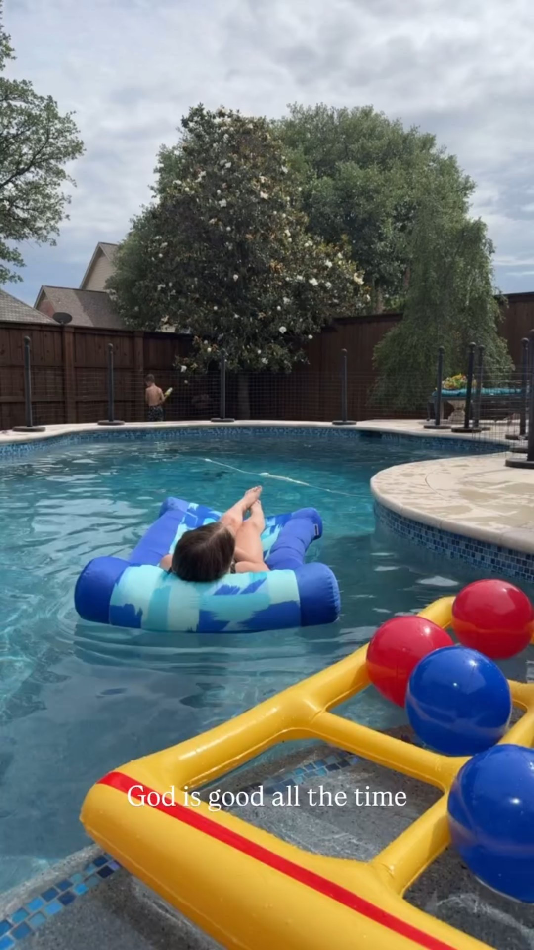 bean bag float💙no inflation needed