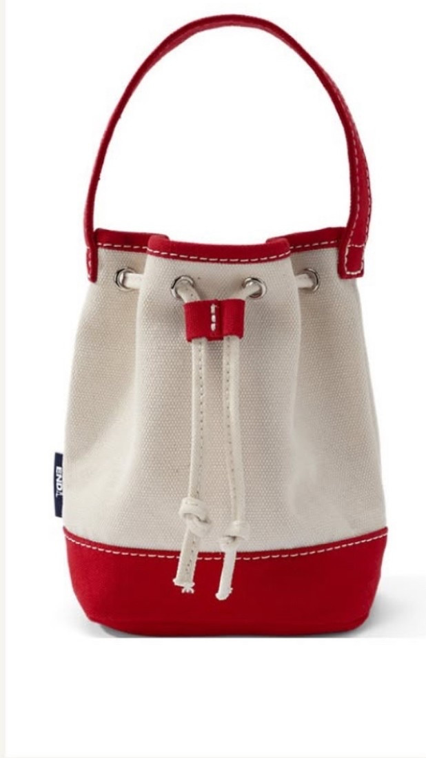 A Land’s End bucket bag in class canvas! The new boat bag or boatkin! 