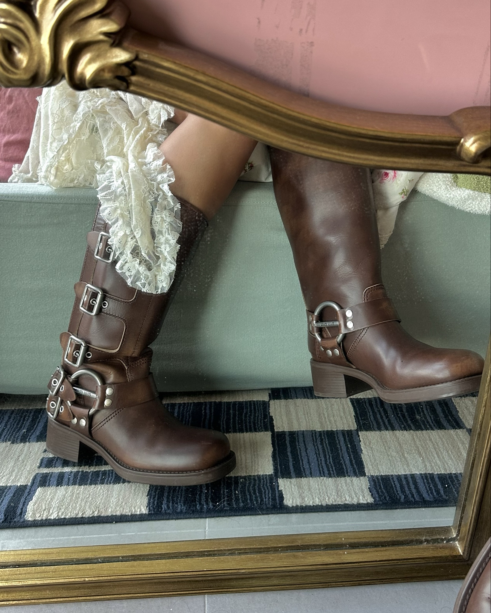 the ultimate brown leather boot 🤎 (these are my babies) a boot that will last u forever


#LTKSeasonal #LTKTravel #LTKStyleTip