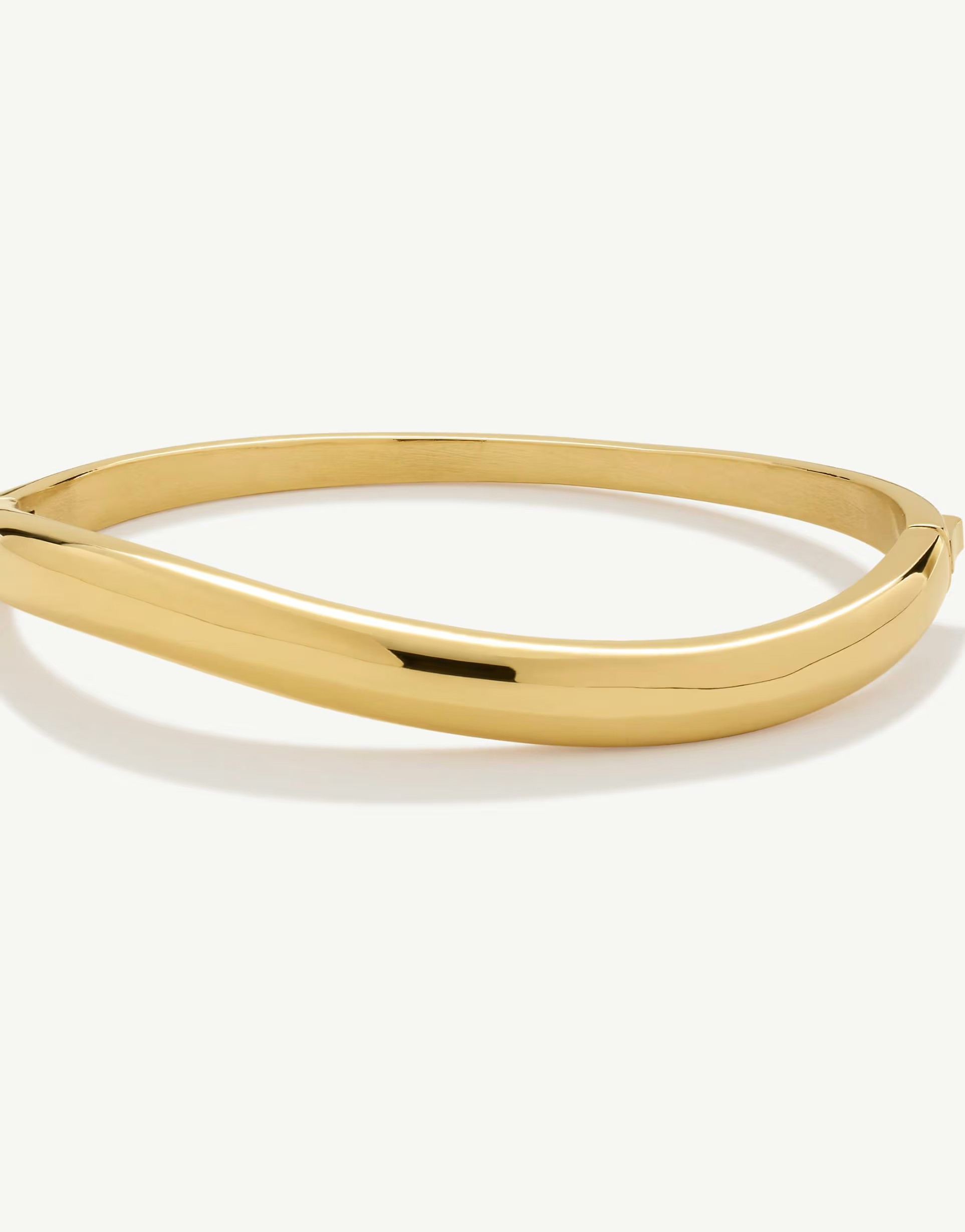 D. LOUISE Wave bangle in gold | ASOS (Global)