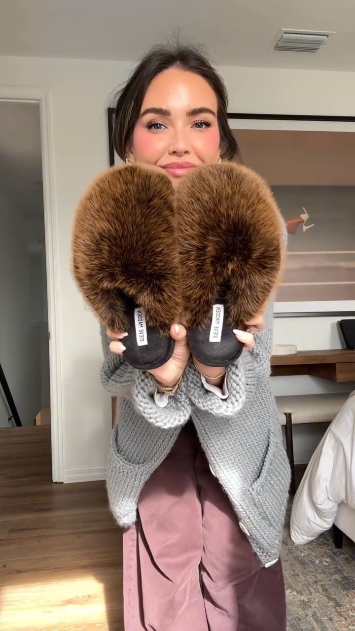 I’m sorry I made this 🥲 

Slippers - @stevemadden pouf slippers 
White long sleeve tshirt - @jamesperse 
Pants - @gap easy twill horseshoe pants 
Cardigan - @gogosweaters

#LTKShoeCrush #LTKStyleTip #LTKGiftGuide