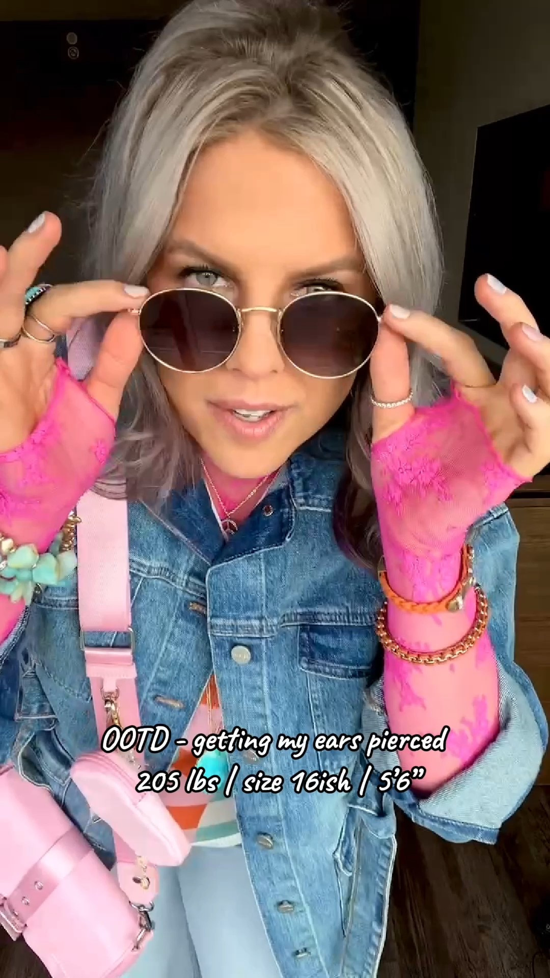 Pants: XL
Checkered top: L
