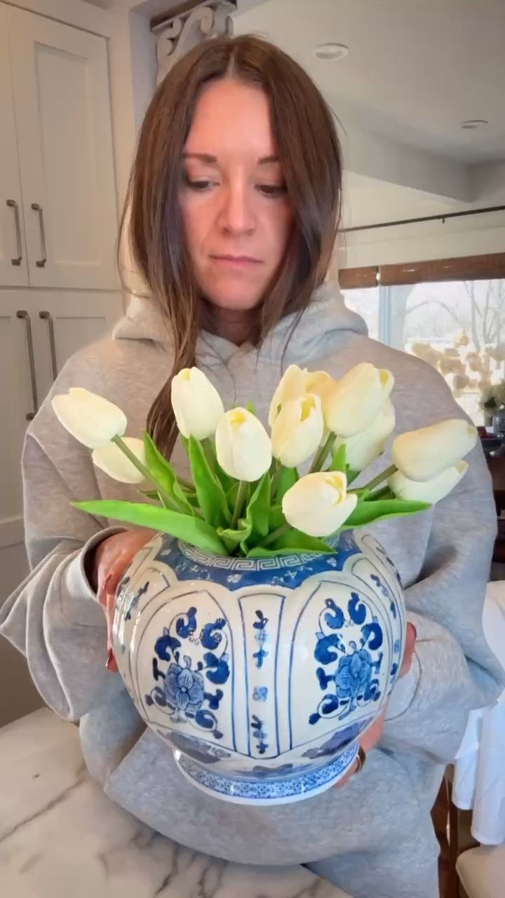 These florals are the perfect spring stem! 

#florals #fauxfloral #vase #springfloral #spring #blueandwhitevase 

#LTKSeasonal #LTKHome #LTKBeauty