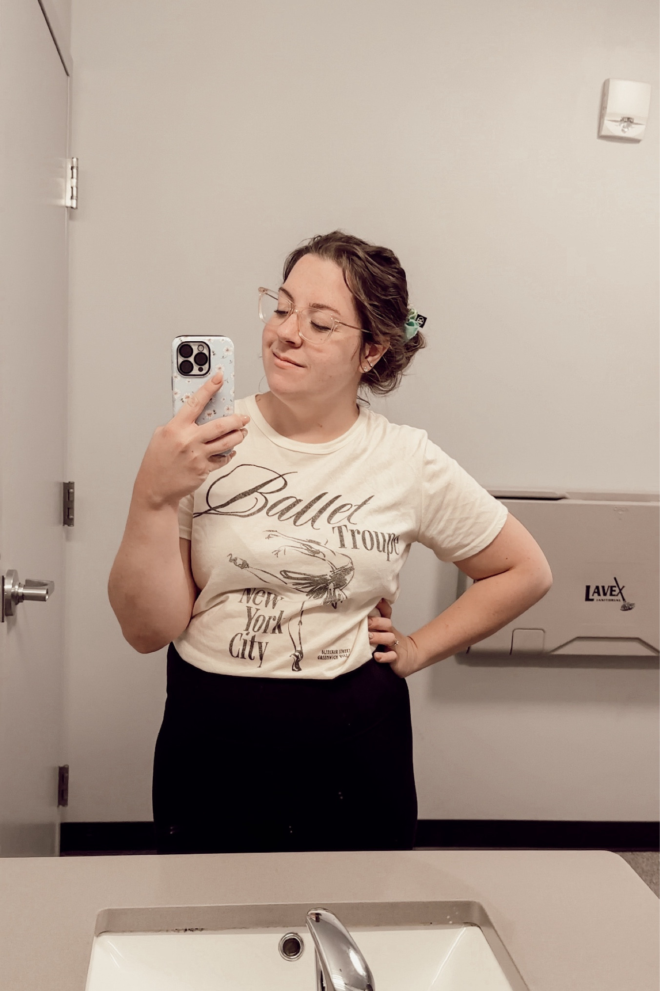 Toddler birthday party mom outfit of the day

#LTKMidsize #LTKStyleTip #LTKBeauty