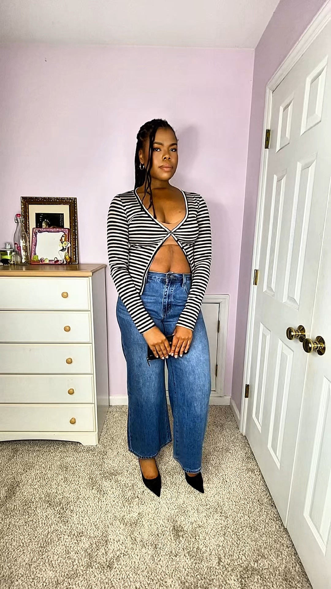 Striped V neck long sleeve top with wide leg light wash jeans.

Both pieces are on sale for Cyber Monday🫶🏽

#LTKSaleAlert #LTKCyberWeek #LTKootd