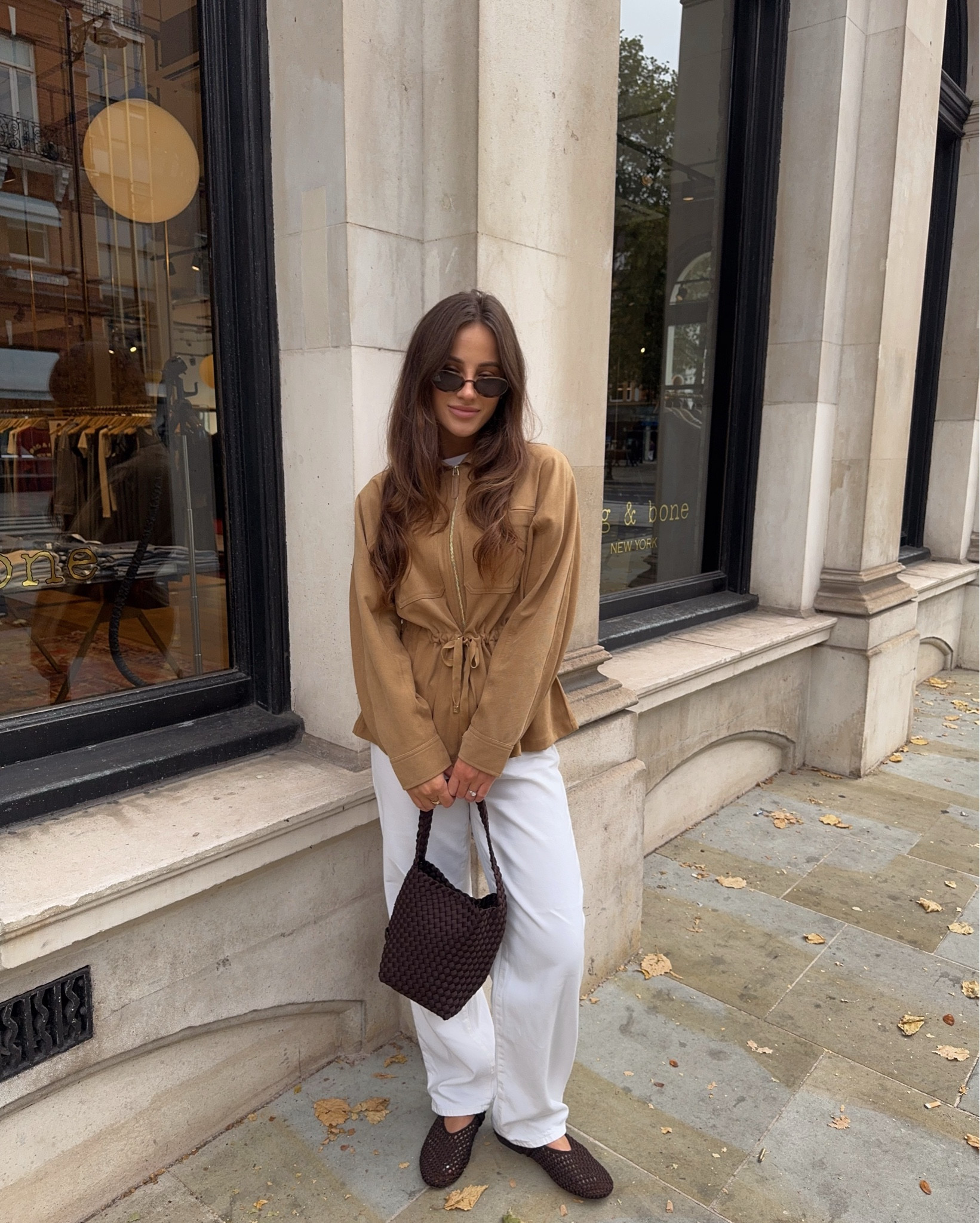 Suede jacket, white jeans, brown weave bag, brown shoes 

#LTKautumn #LTKuk