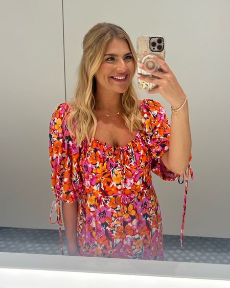 Spring floral dress
Bright florals
Miami vibes
Vacation vibes
Vacation dress
Vacation style
Beach dress
Dinner dress

Wearing a size 8 in dress but could’ve done a 6! 



#LTKstyletip #LTKfindsunder50 #LTKSeasonal