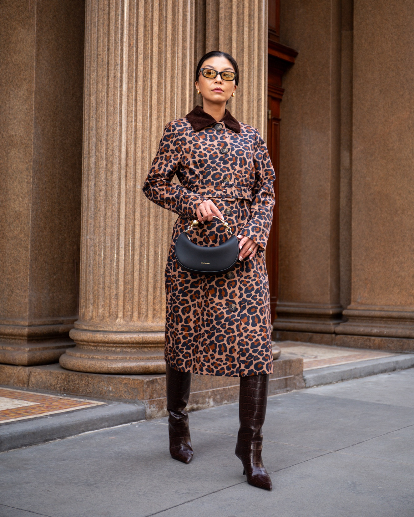 Leopard, but make it architectural.
Power dressing with a soft bite. 🐆✨

#leopardcoat #winterfashion #fashiondaily #outfitinspiration #blackbag
 

#LTKSeasonal #LTKootd #LTKOver40