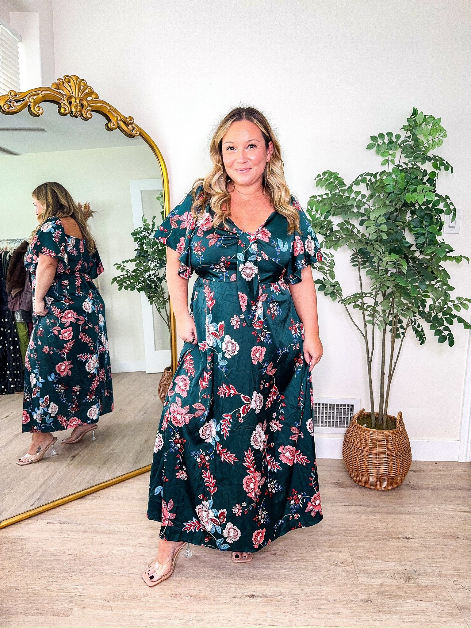 Wearing a size large!





OOTD, maxi dress, petite, mid size, floral dress, amazon fashion, green, affordable, shelli enright, stylenright

#LTKootd #LTKSeasonal