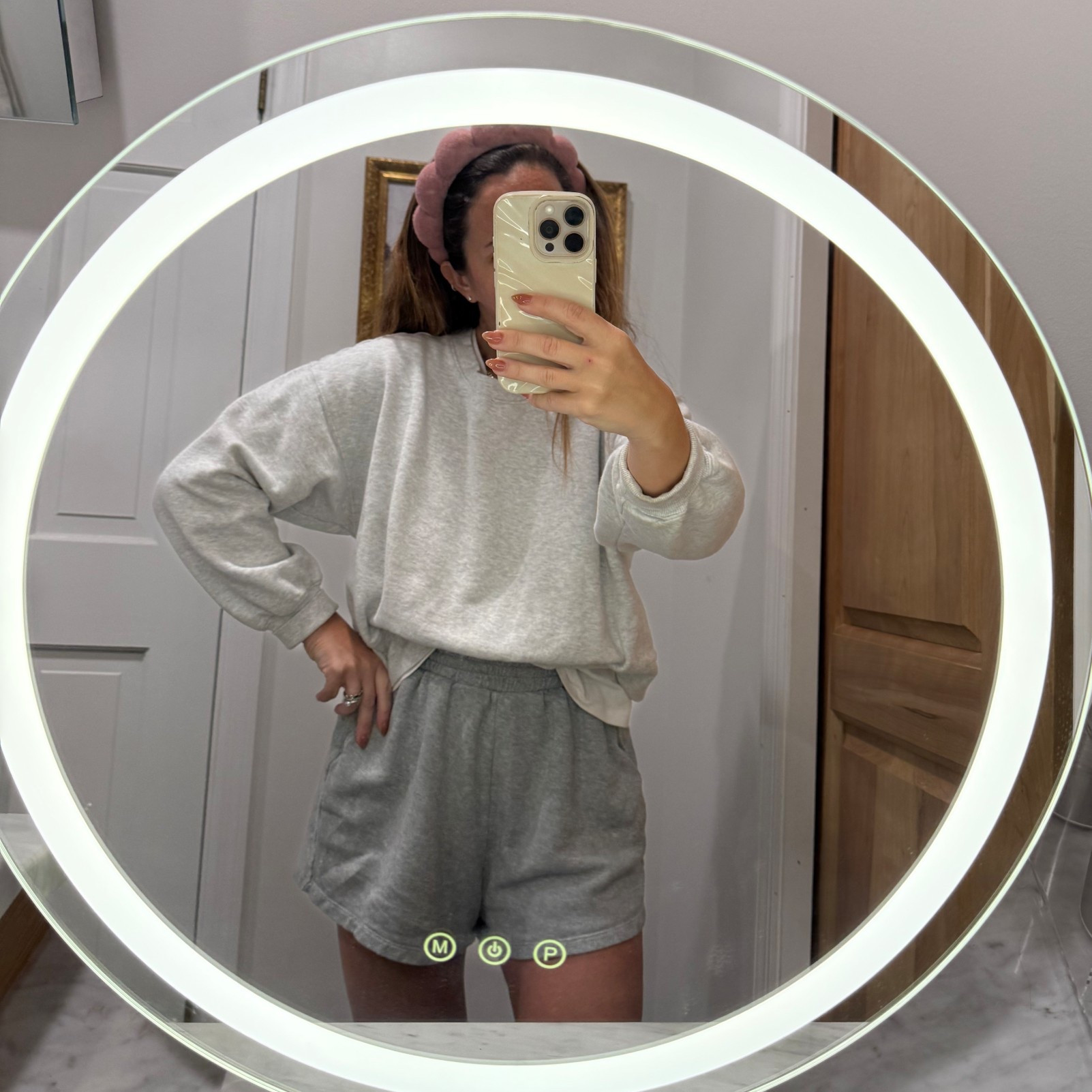 Lounge wear ❤️

#LTKmomlife #LTKdayinmylife #LTKmorningroutine