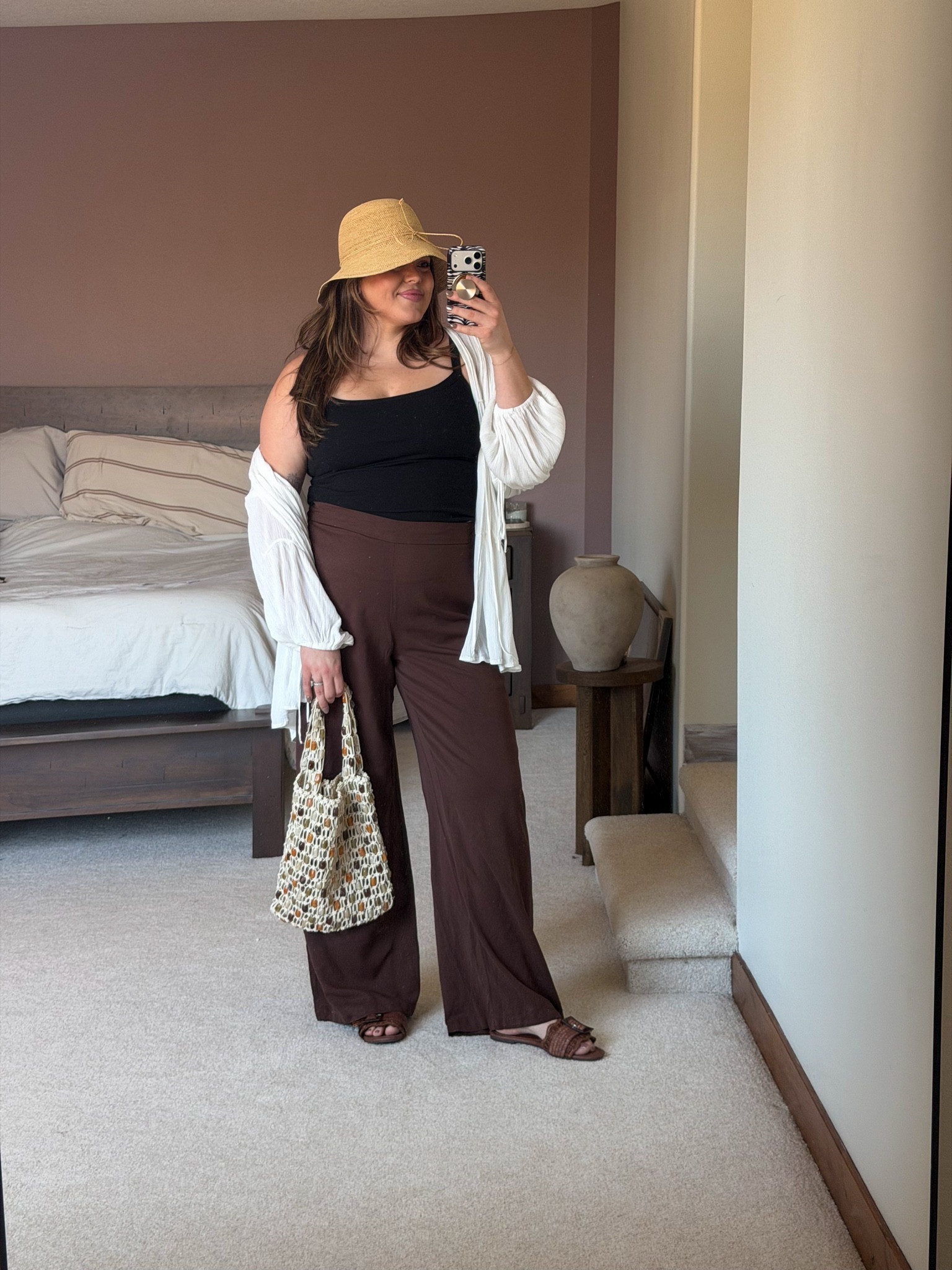 Styled on my new Old Navy playa pants. This is more of a summer or spring look, I’m thinking of packing this for our spring break vacation next week. This would be perfect for a resort where as well. Wearing size large, long in the pants. They fit normal I just prefer my pants a little longer  