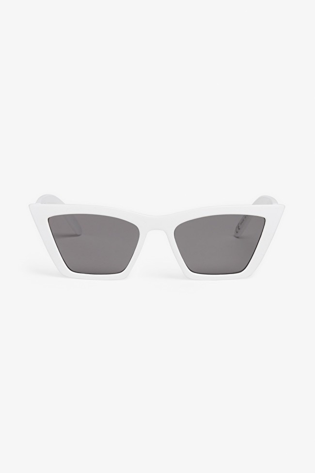Monki cares
                		
                		Square cat-eye sunglasses
                  			
... | Monki