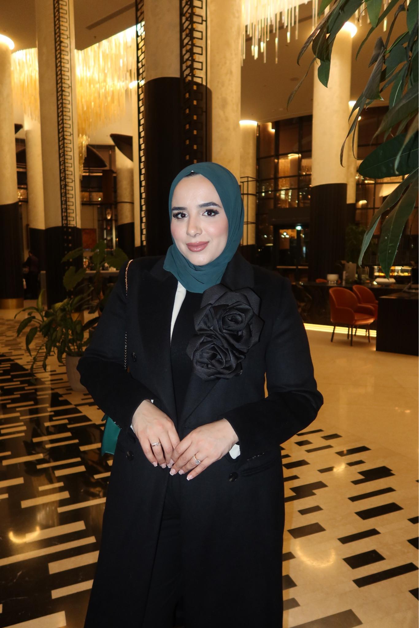 Floral moment with this gorgeous black coat from Karen Millen #hijabstyle

#LTKwinter #LTKmodest #LTKmidsize