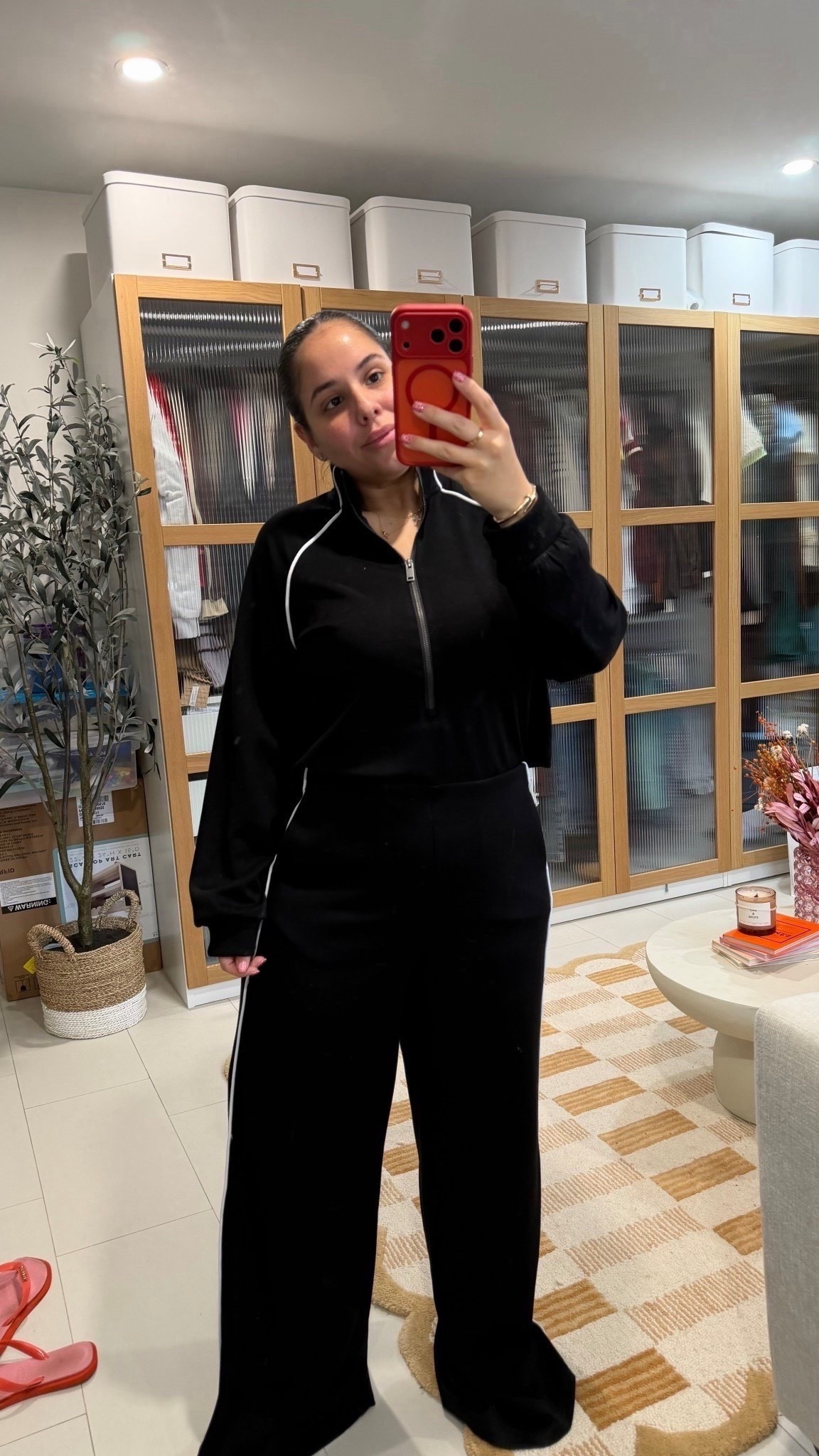 What I’m wearing today! This jumpsuit is AMAZING! I promise you will want it in every color 🙌🏼 


#LTKootd #LTKmomlife #LTKMidsize