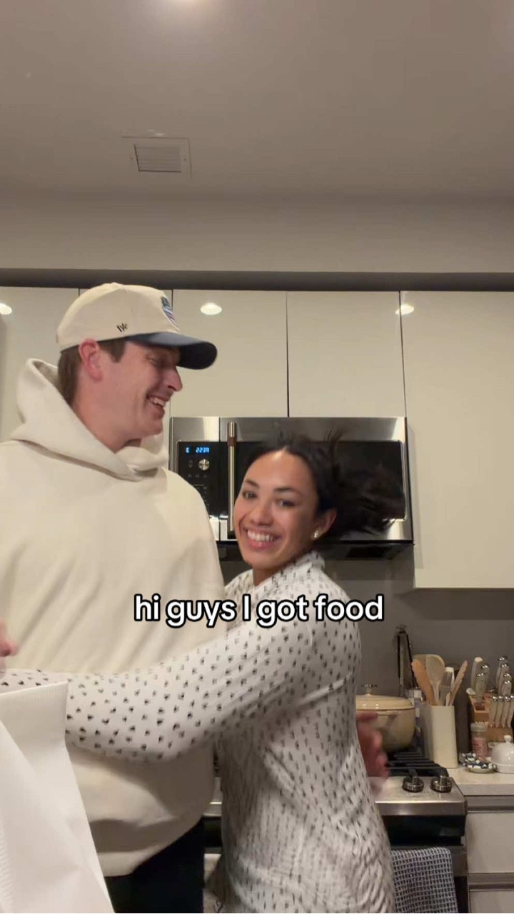 the snort can’t be helped #higuysigotfood #justjazzzyeats

#LTKgrwm #LTKfoodie #LTKdayinmylife