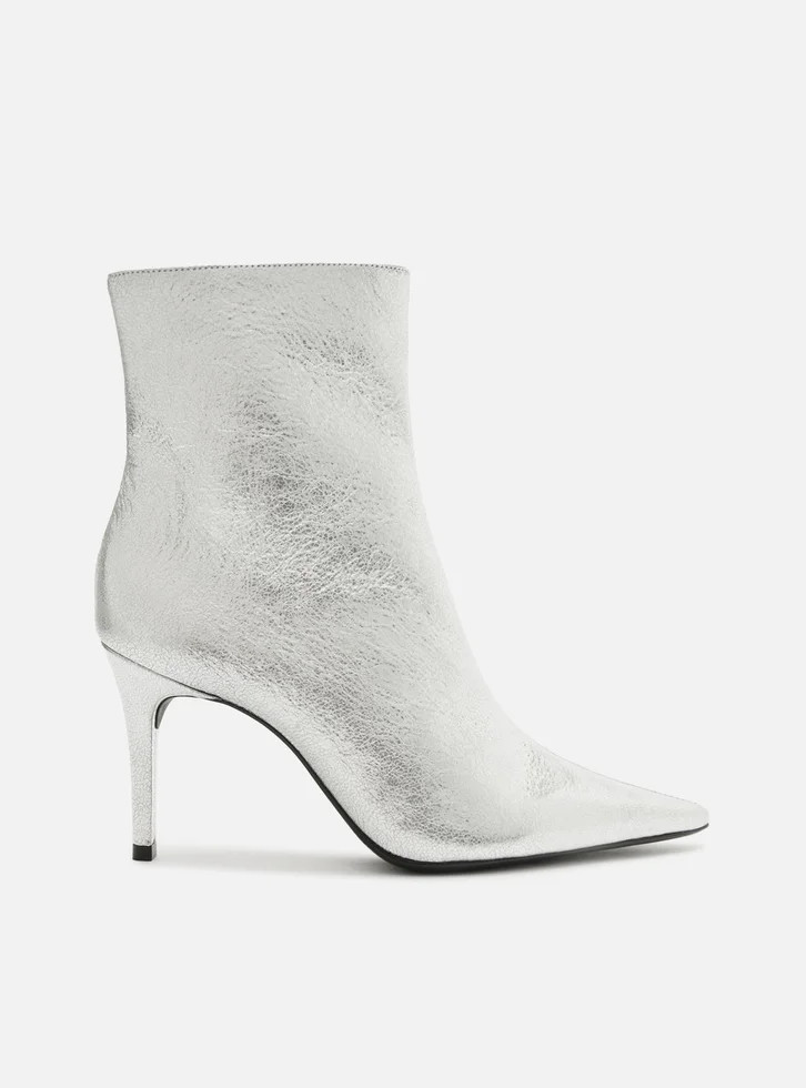 Bota Prata Arezzo Couro Cano Curto Bico Fino | ZZ Mall (BR)