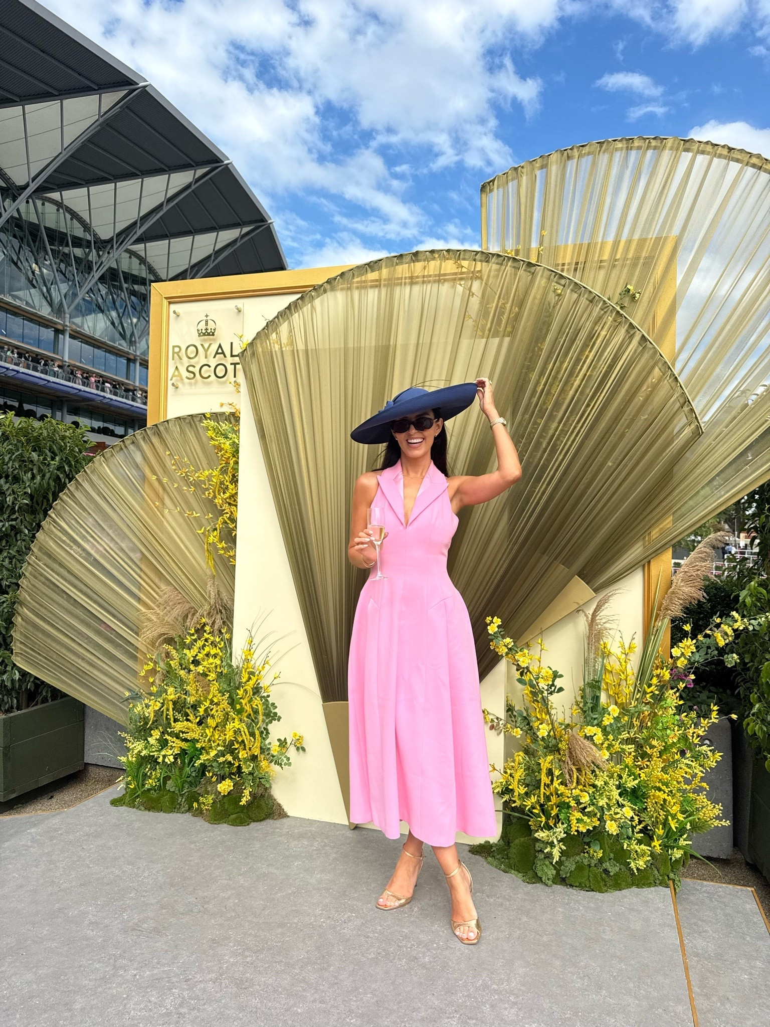 Ascot wearing @karenmillen #Karenmillen
