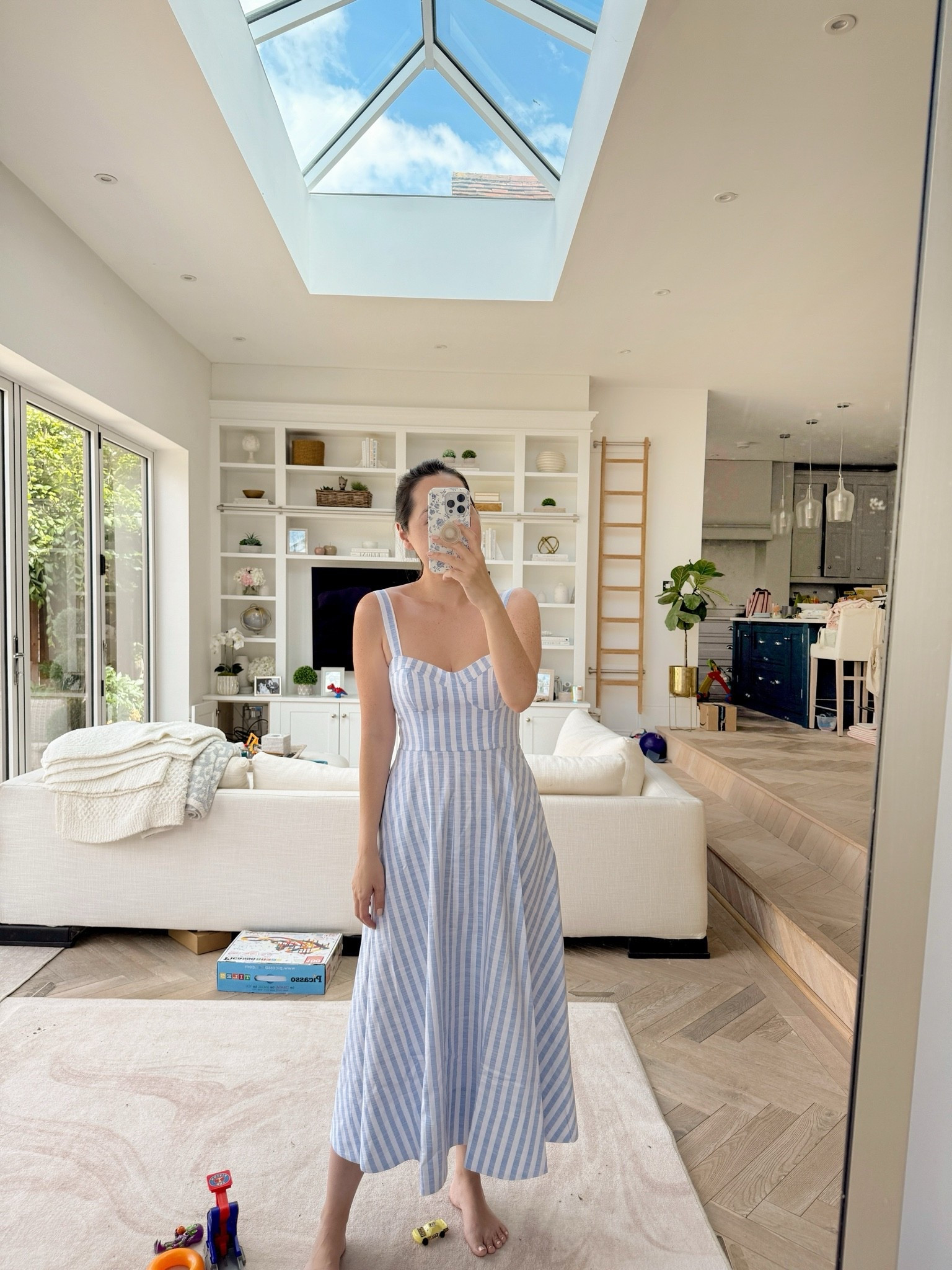 The most perfect blue and white striped dress 😍