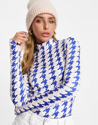 Liquorish SKI base layer top in multi dogtooth print | ASOS (Global)