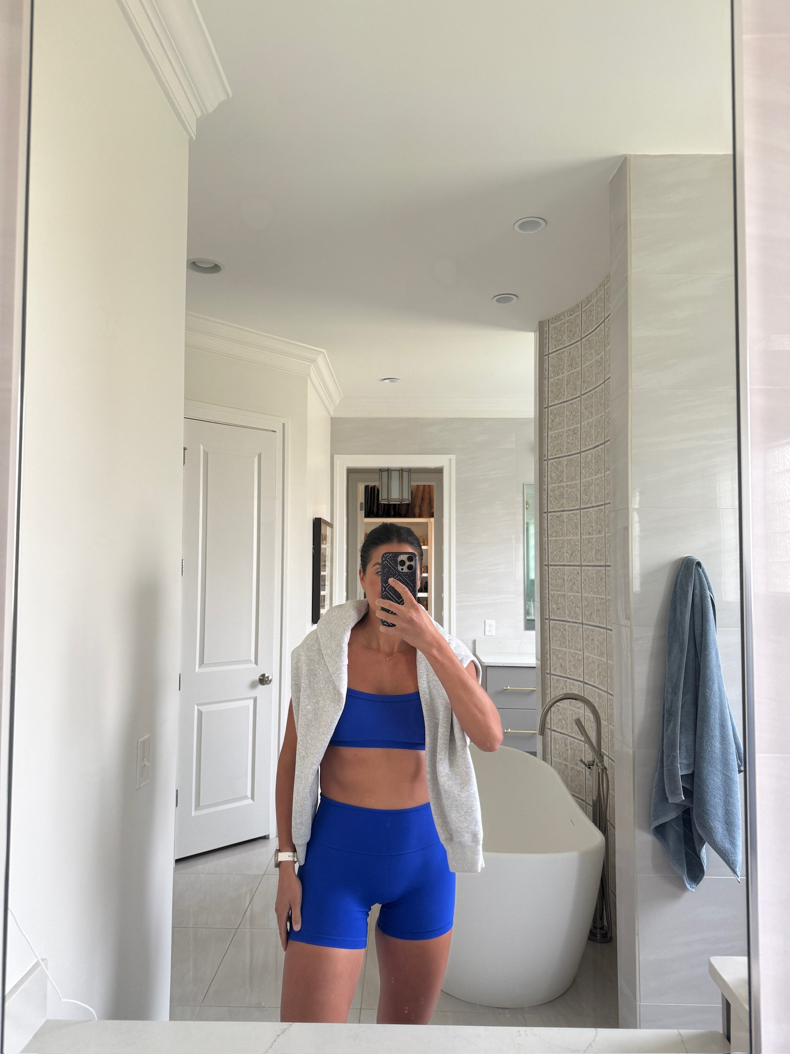 This Aritzia set color 🤩

TTS: M

Aritzia, Aritzia ablaze blue, ablaze blue line, Aritzia activewear, fitness, gracewhitefit, Grace white

#LTKootd #LTKmomlife #LTKgrwm