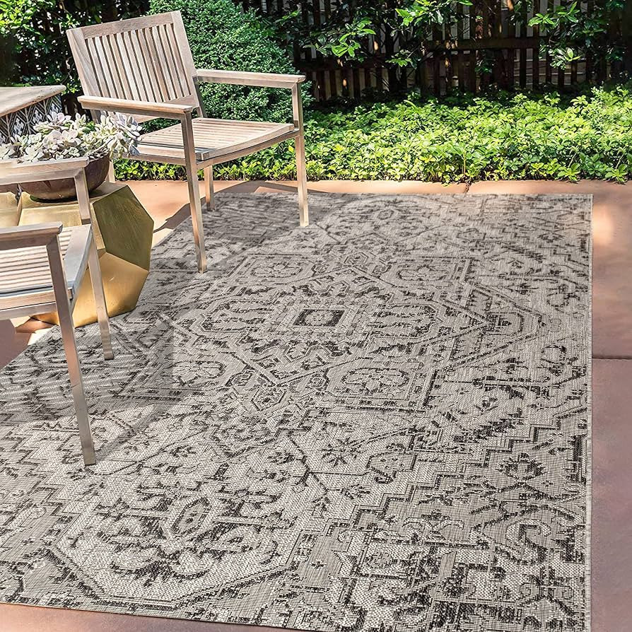 JONATHAN Y Estrella Bohemian Medallion Textured Weave Indoor/Outdoor Black/Gray 4 ft. x 6 ft. Are... | Amazon (US)