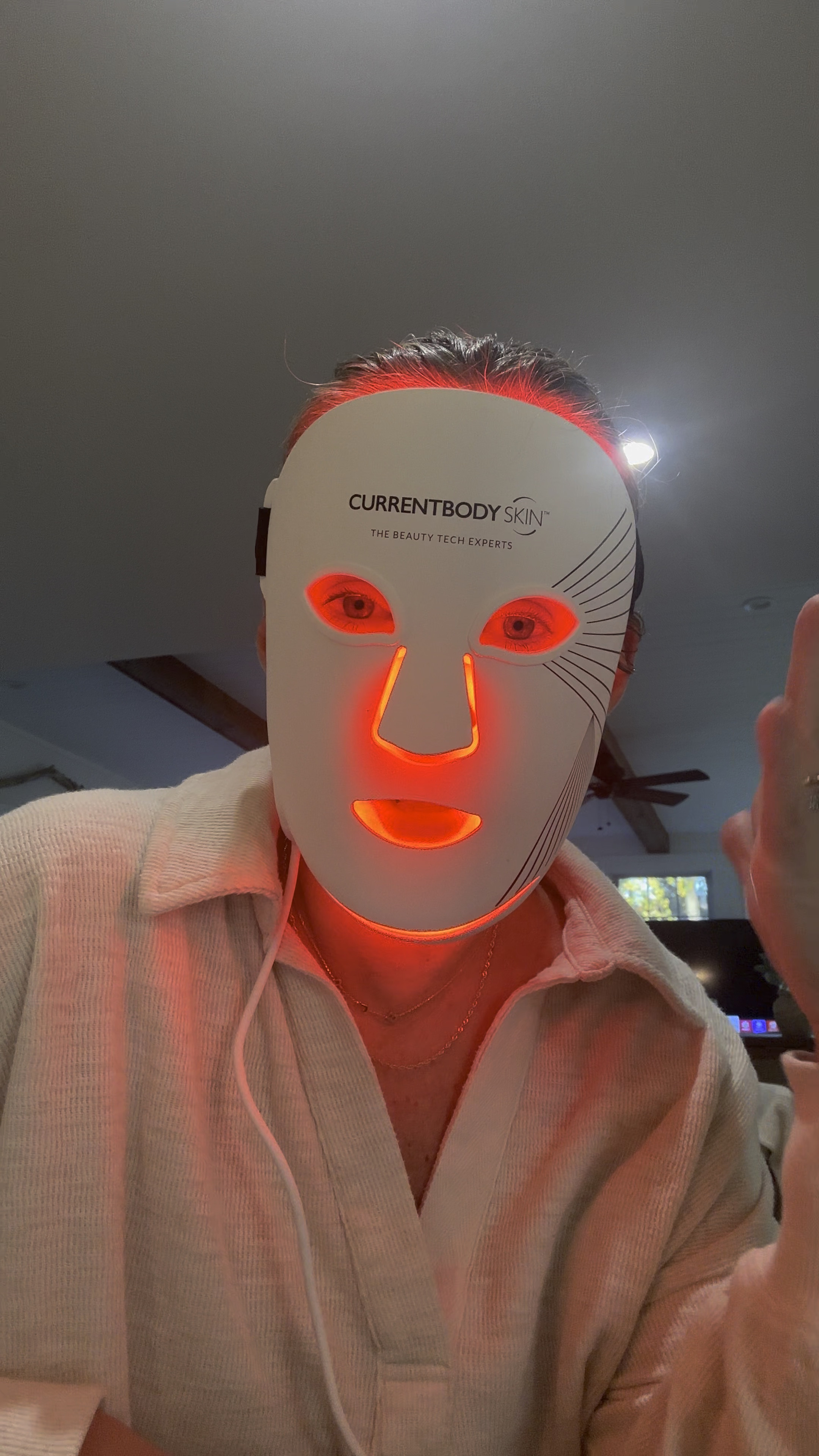 Loving my LED light therapy mask

#LTKVideo #LTKOver40 #LTKBeauty
