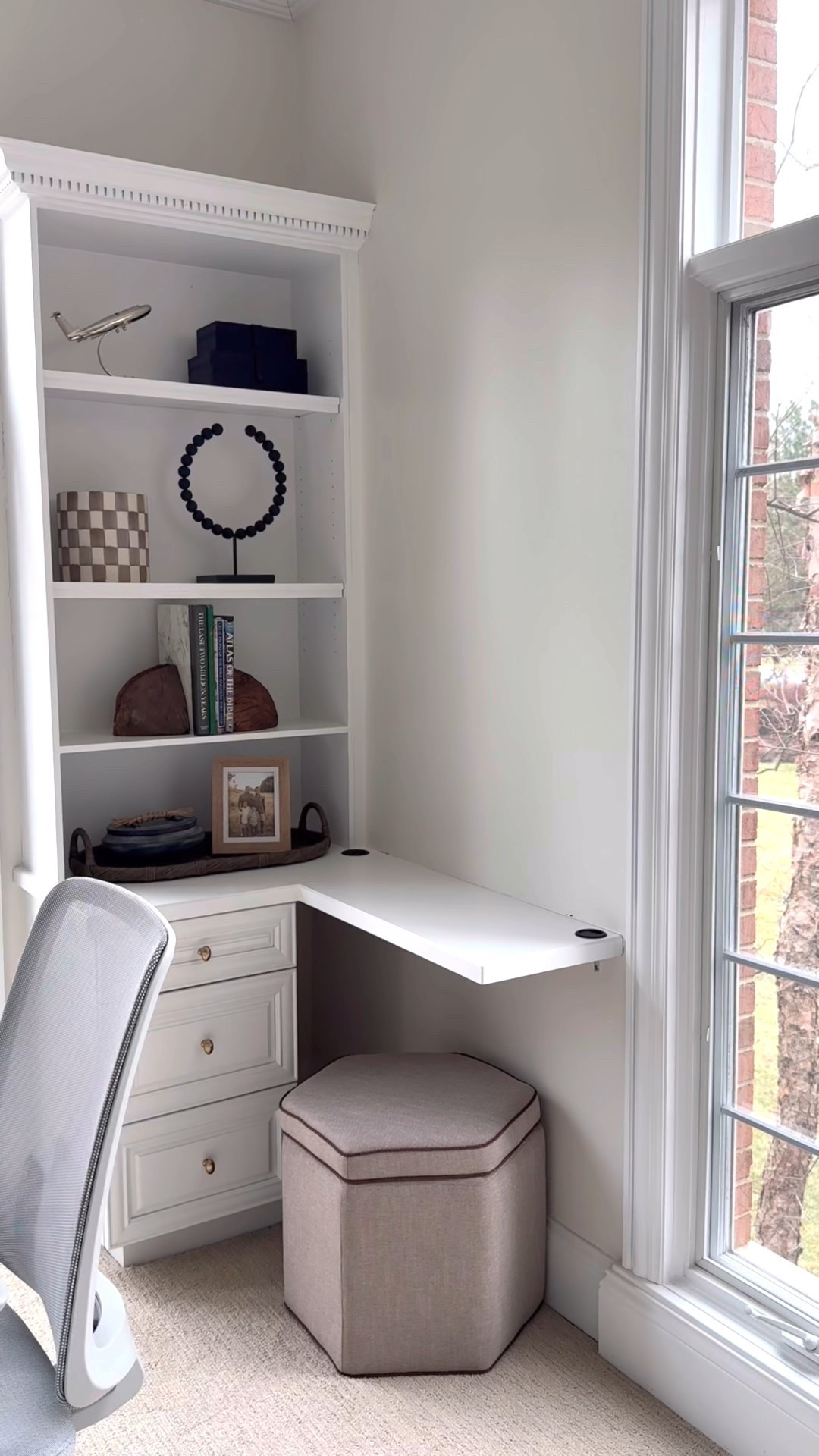 Little corner in my husbands home office!

Home office, work from home, desk setup, for the home

#LTKFindsUnder50 #LTKFindsUnder100 #LTKHome