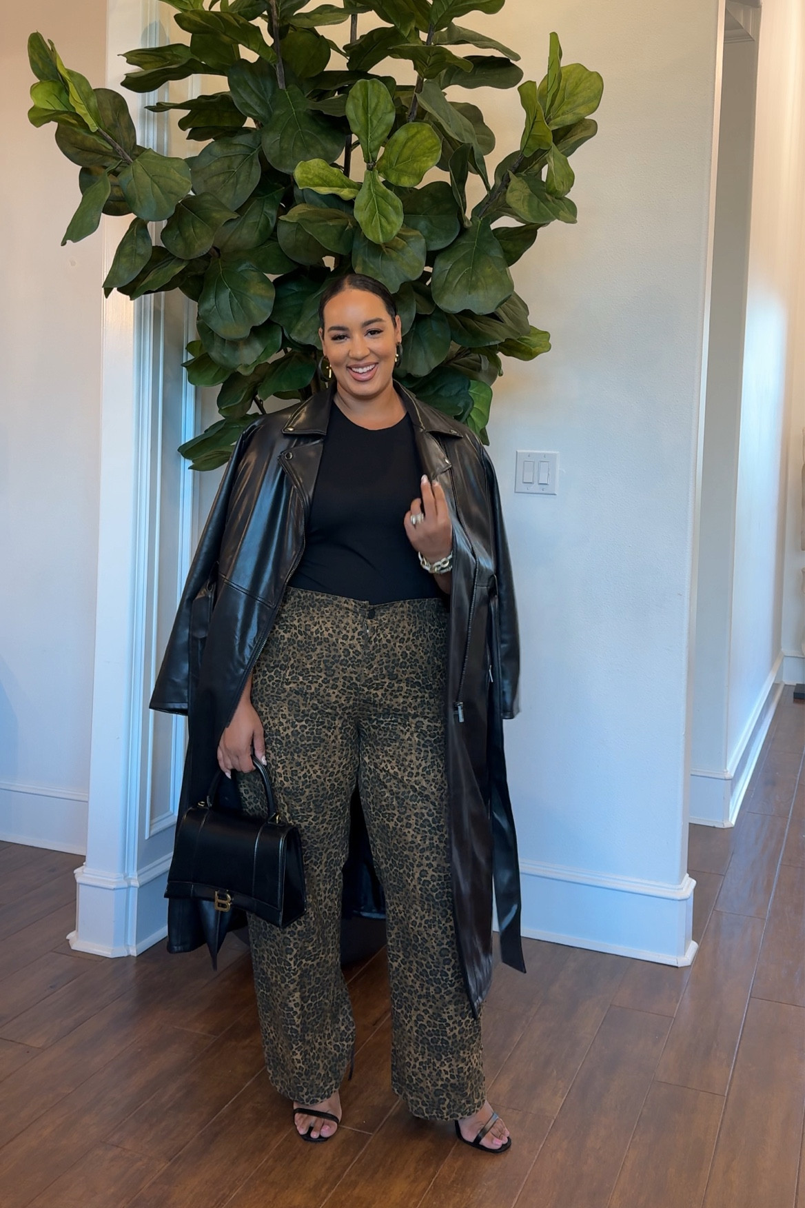 The perfect animal print cargo pants for only $17, courtesy of @walmart! 🙌 I found the most chic essentials—from a classic moto trench to the perfect bodysuit, and everything in between. @walmartfashion These budget-friendly pieces prove that style doesn’t have to come with a hefty price tag. #walmartpartner #walmartfashion


#LTKStyleTip #LTKFindsUnder50 #LTKPlusSize