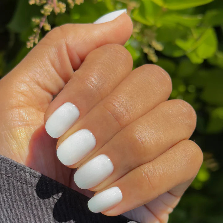 Milky Shimmer - Press-On | Short | Round | Olive & June