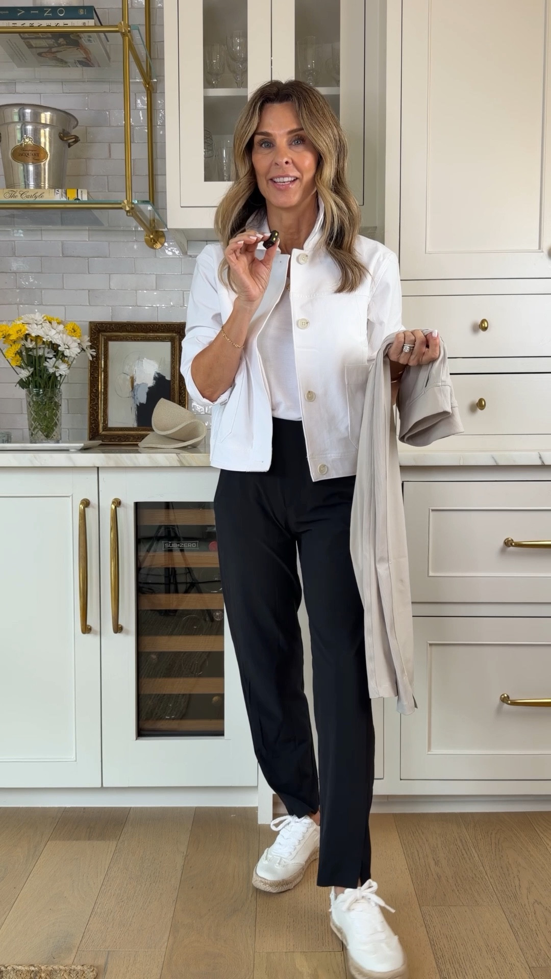 25% off your purchase at Athleta! Perfect time to stock up on basics and linen (40% off) 
 I’m 5’6’’. 
I’m XS in tops and zip-up fleece
Size down in linen pants I wear XXS

#LTKOver40 #LTKActive #LTKSaleAlert