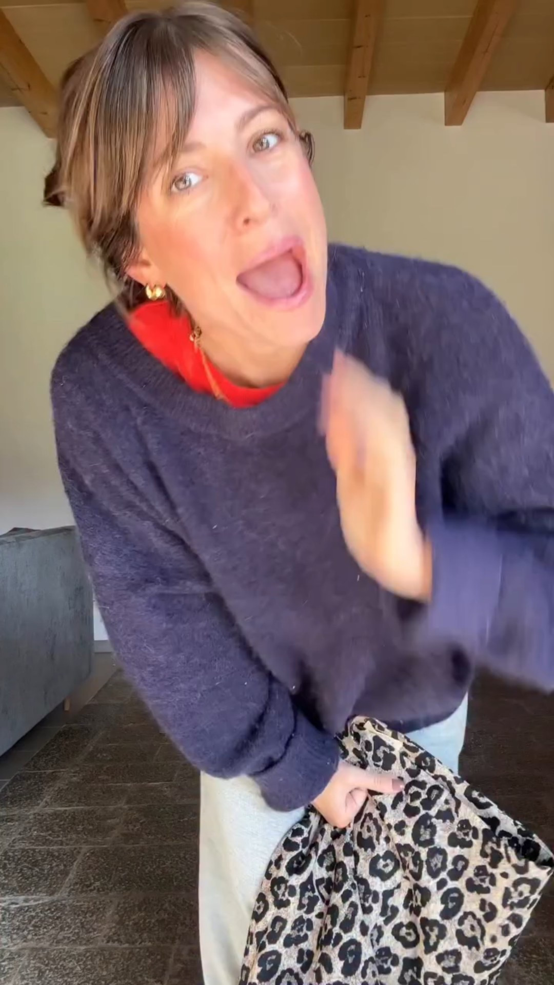 ✔️ turkey 
✔️ gravy
✔️ canned cranberries 
✔️ mashed potatoes 
✔️ oyster stuffing 
✔️ regular (?) stuffing 
✔️ spinach madeline
✔️ corn casserole 
✔️ crescent rolls 
✔️ rice dressing 
✔️ 24 hour salad (grapes + marshmallows + other things?)