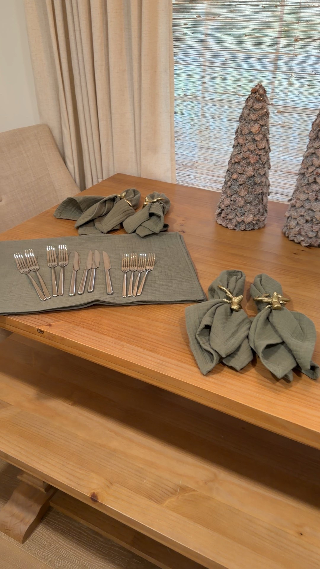 Christmas dining room table 
Organic cotton napkins
Organic cotton place mats

#QuincePartner @onequince

#LTKHoliday #LTKHome #LTKSaleAlert