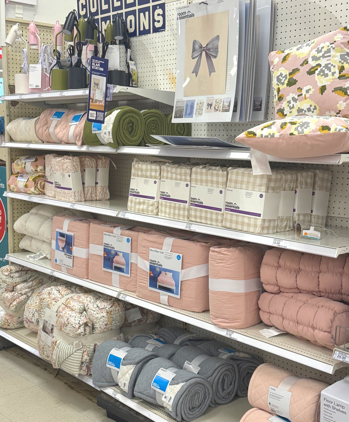 Back to school girly bedding 

Target finds floral bedding sheets over the door mirror throw blanket 