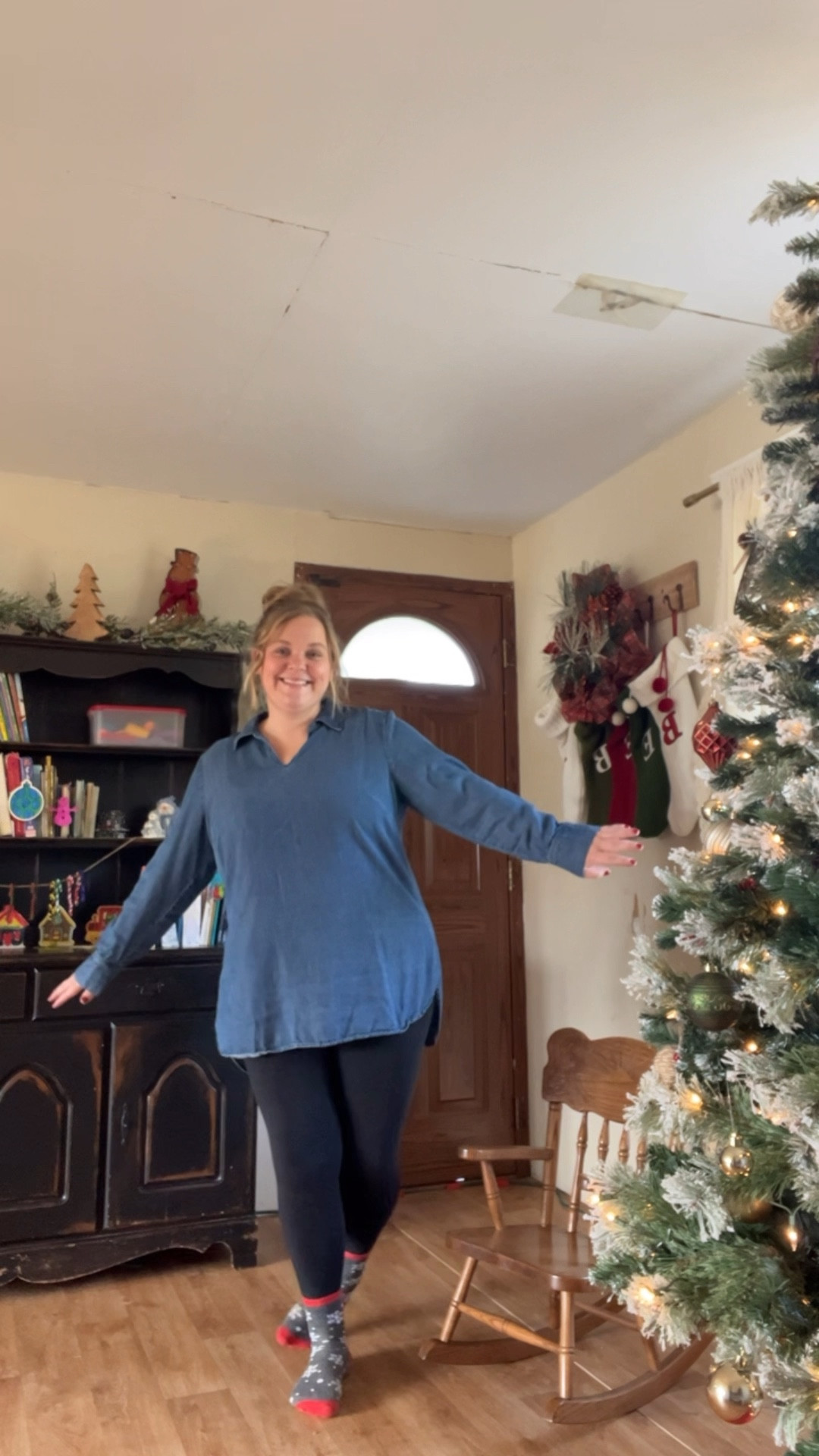 Perfect leggings either no front seem, so no 🐪 situation and mini flare ones too 