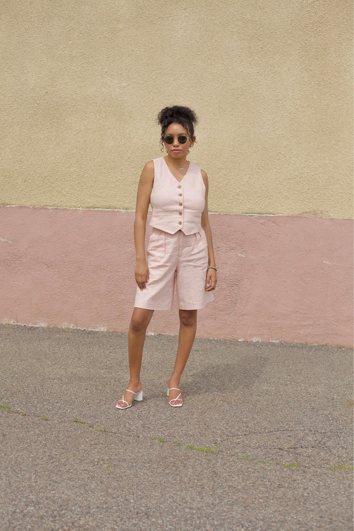 VEST: size 4
SHORTS: size 0
SHOES: true to size