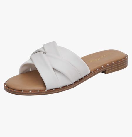 My most worn sandals from last summer are currently on deal for just $20. Available in a bunch of different colors super comfy and they fit true to size. #FounditOnAmazon #FoundItOnAmazonFashion #AmazonFashion

#LTKFindsUnder100 #LTKStyleTip #LTKFindsUnder50