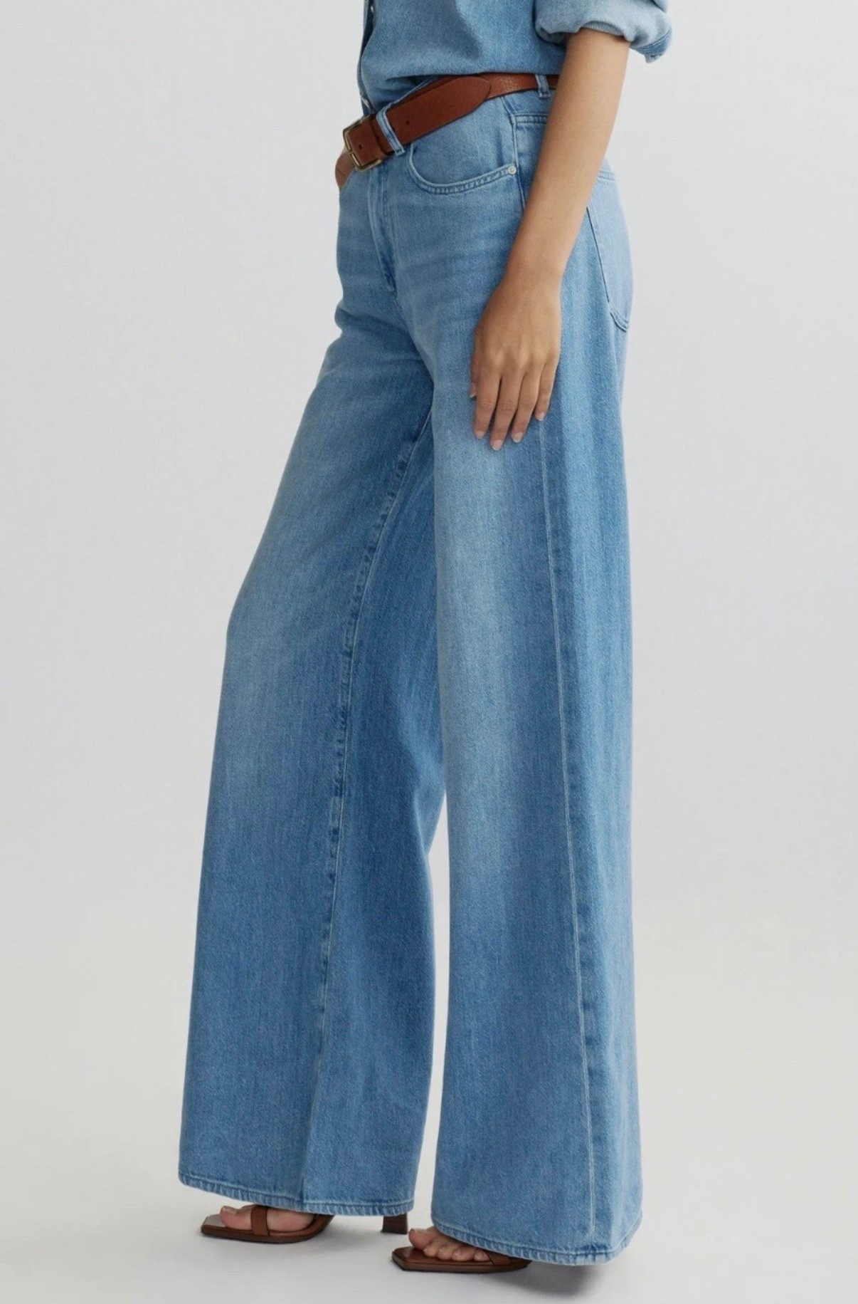 Wide leg jeans 
Jeans 