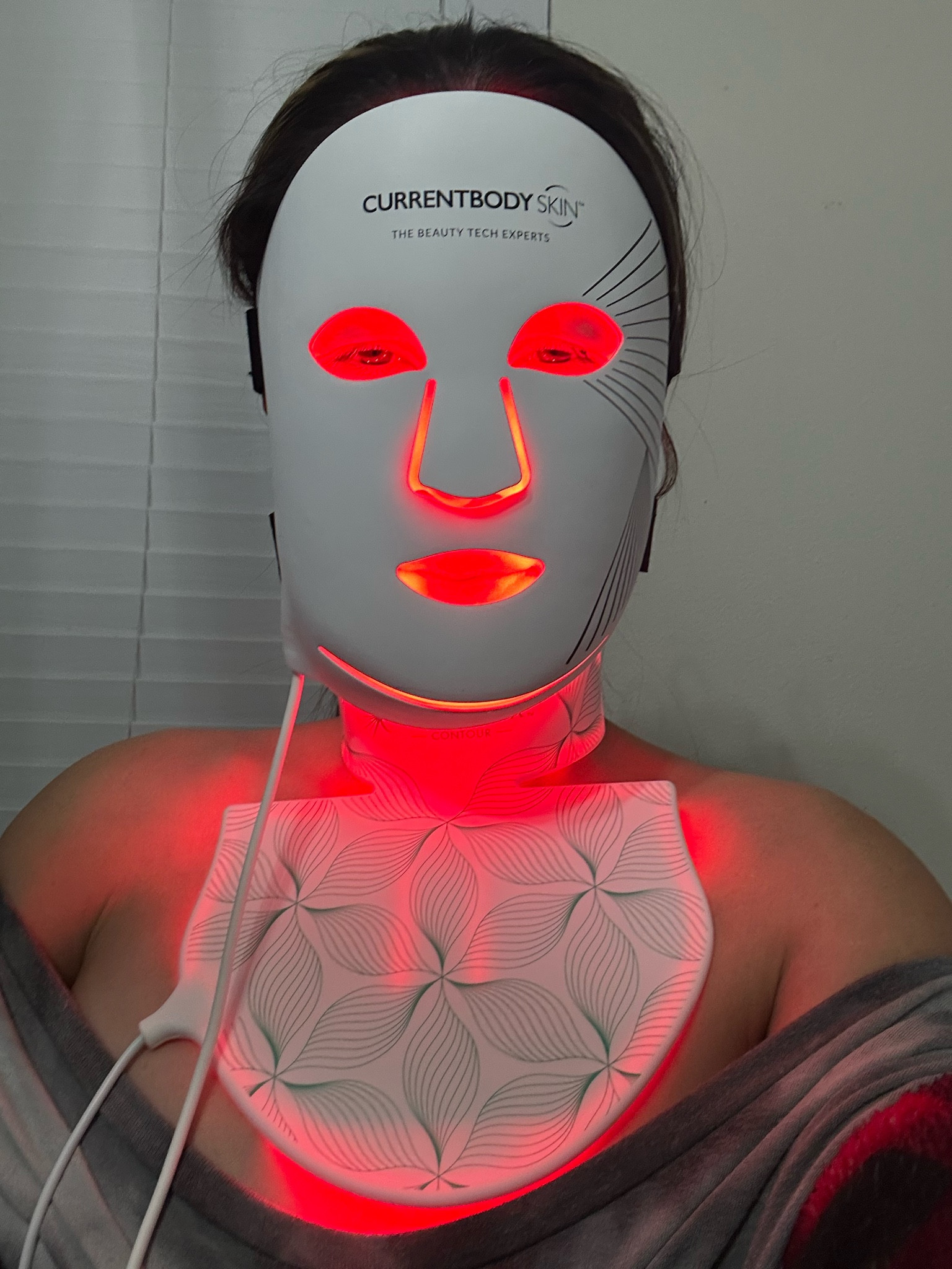 Currentbody skin LED light therapy face mask series 1, series 2, neck & décolletage, Omnilux

#LTKBeauty #LTKOver40 #LTKGiftGuide