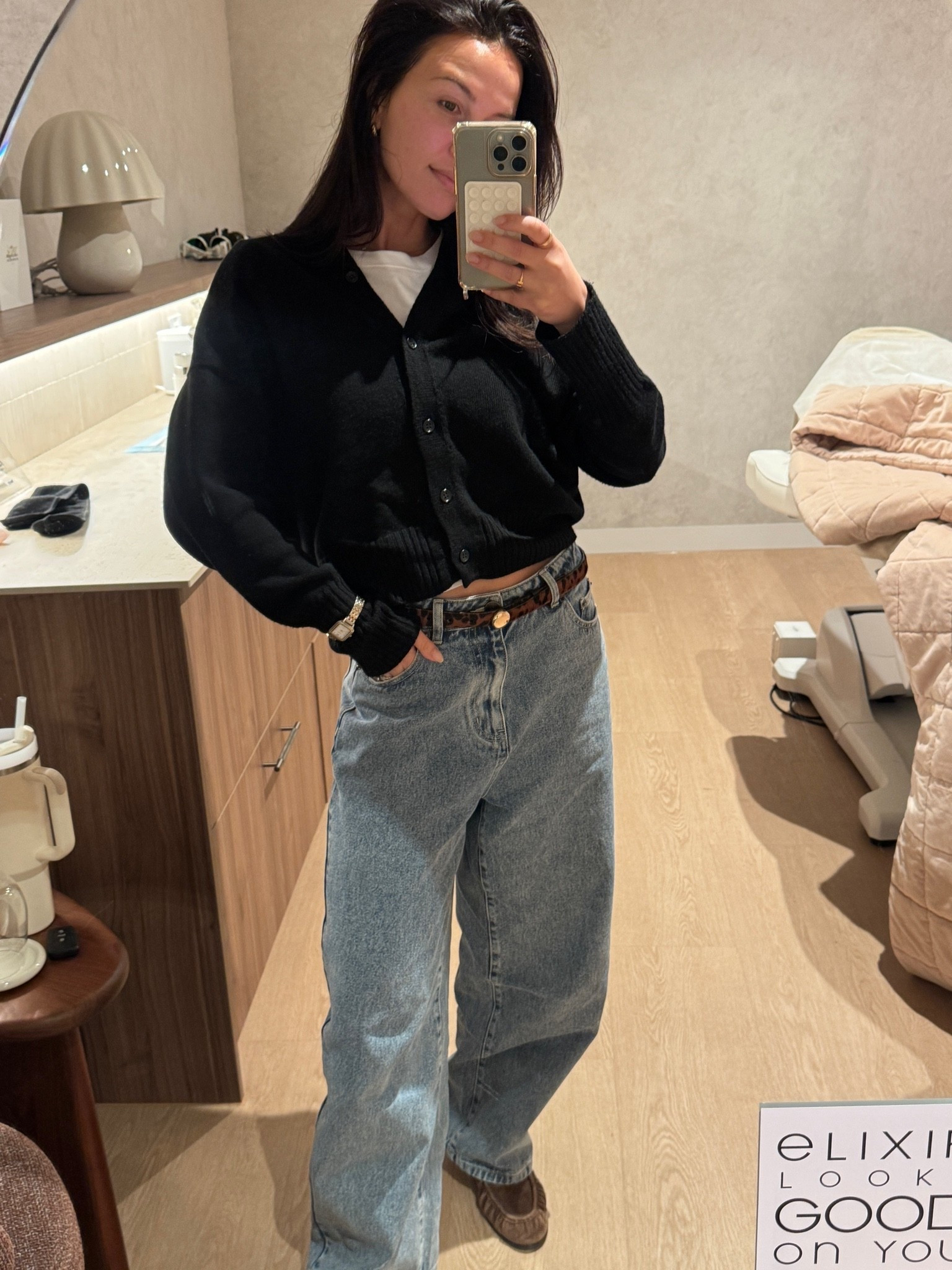 Jeans sizing - 8
Cardi - S/

#LTKaustralia