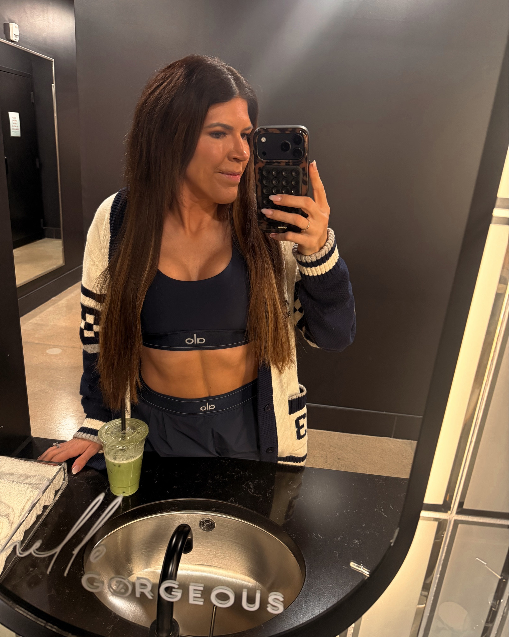 How I get my sleek hair after the gym 🤎


#LTKActive #LTKmorningroutine #LTKdayinmylife