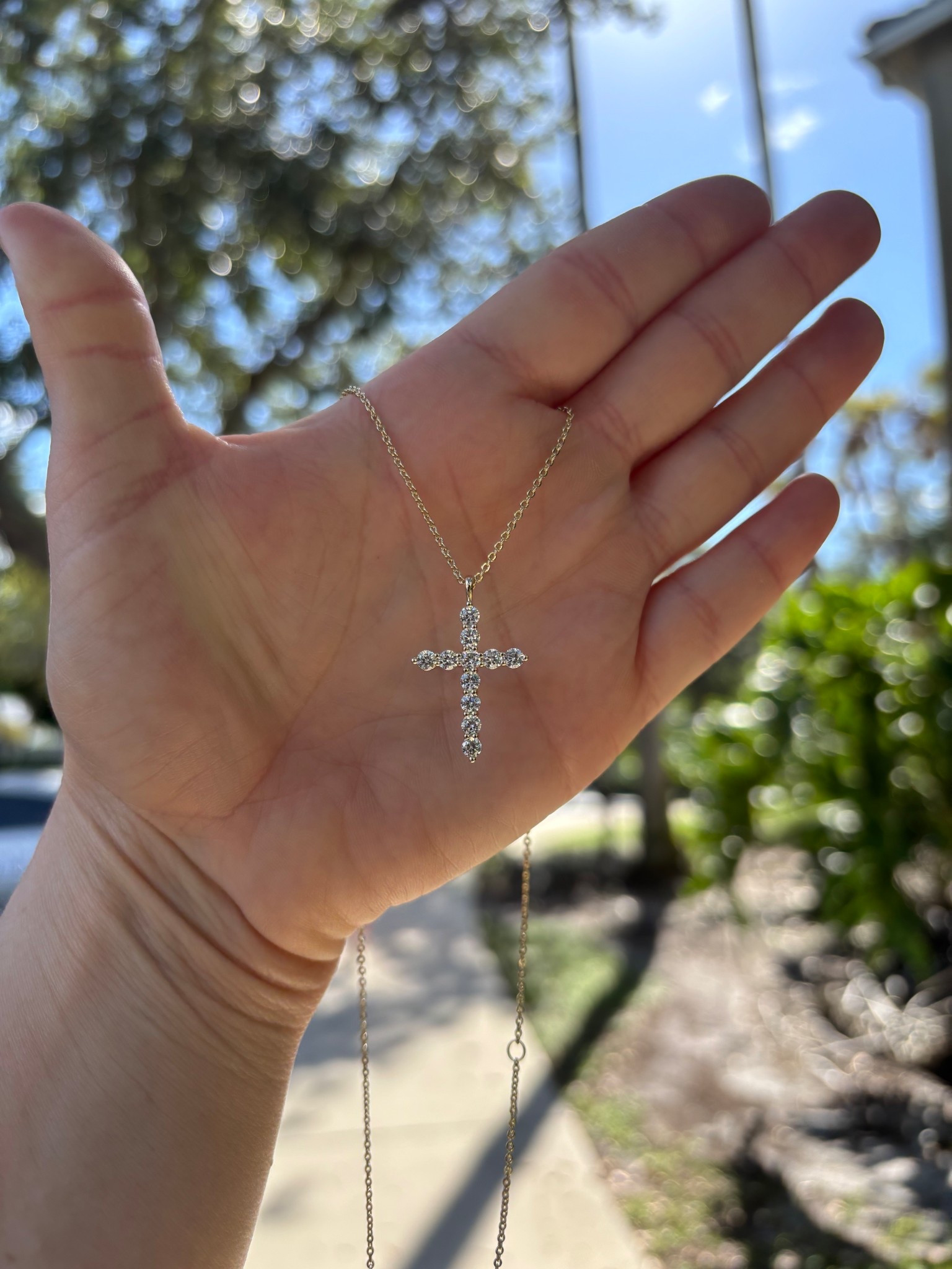 Stunning cross necklace! 

#LTKBeauty #LTKFindsUnder100 #LTKStyleTip