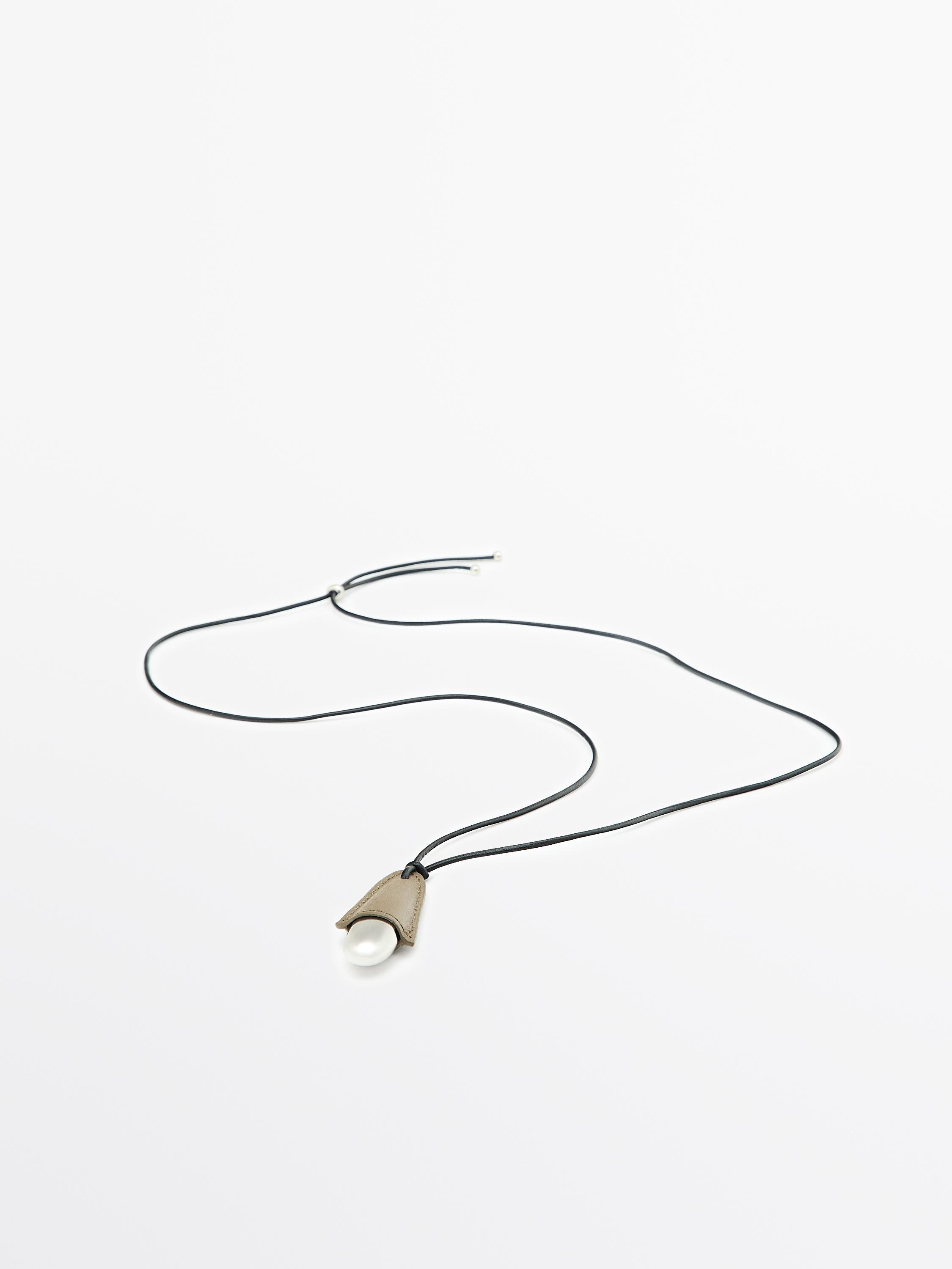 Anhänger mit Lederelement | Massimo Dutti DE