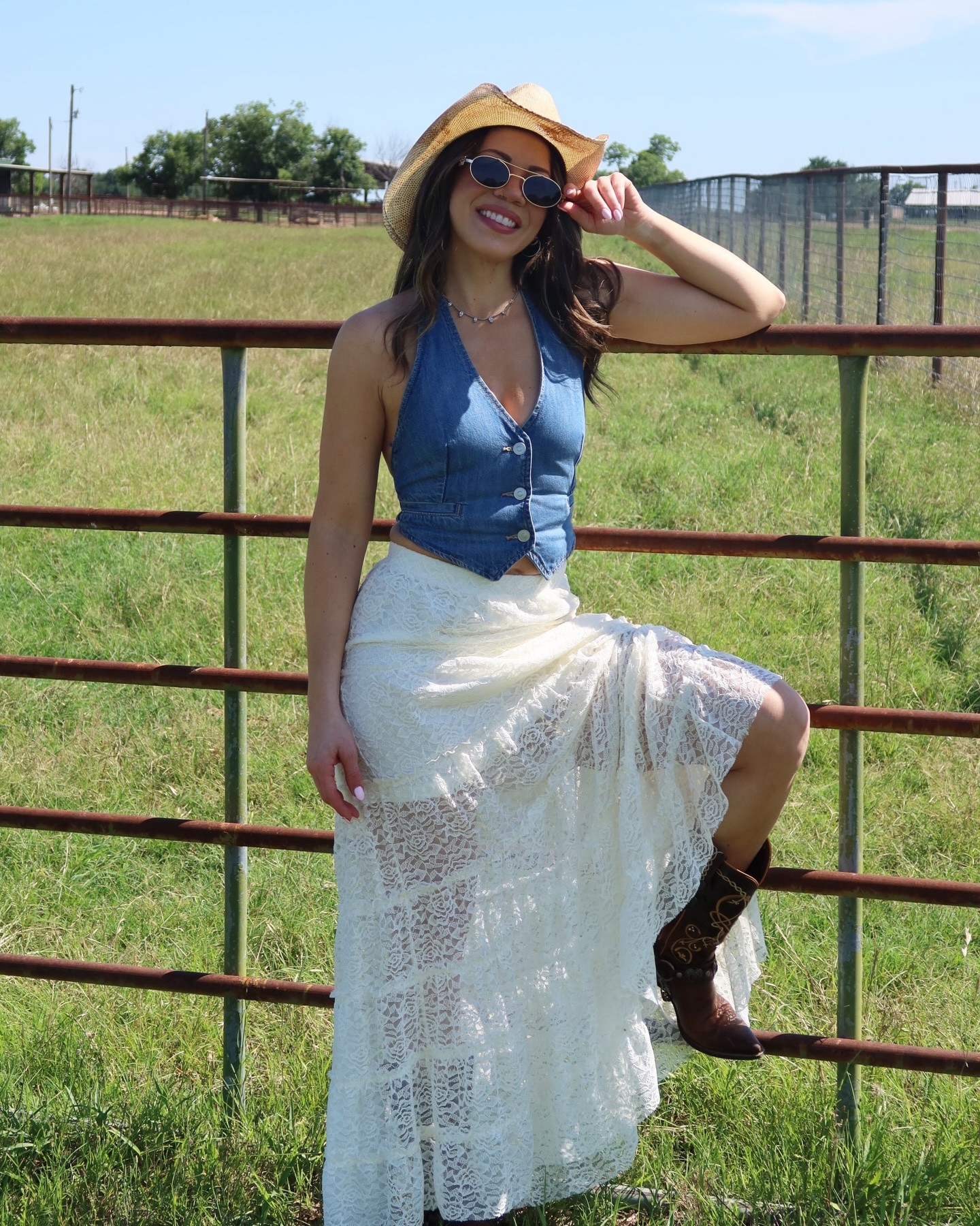 My favorite outfit from my Texas trip 🤎✨

This skirt from @lulus completely stole the show (sadly it’s sold out). These photos were taken by my oldest brother and creatively directed by my second brother—proof that sometimes you just have to recruit the family for content duty🤭

Also, can we talk about the drive-thru coffee shop concept in Texas? Such a game changer when you’re on the go and still need your iced coffee fix. ☕️

#texasstyle #bohostyle #cowboyboots #whatiwore #laceskirt