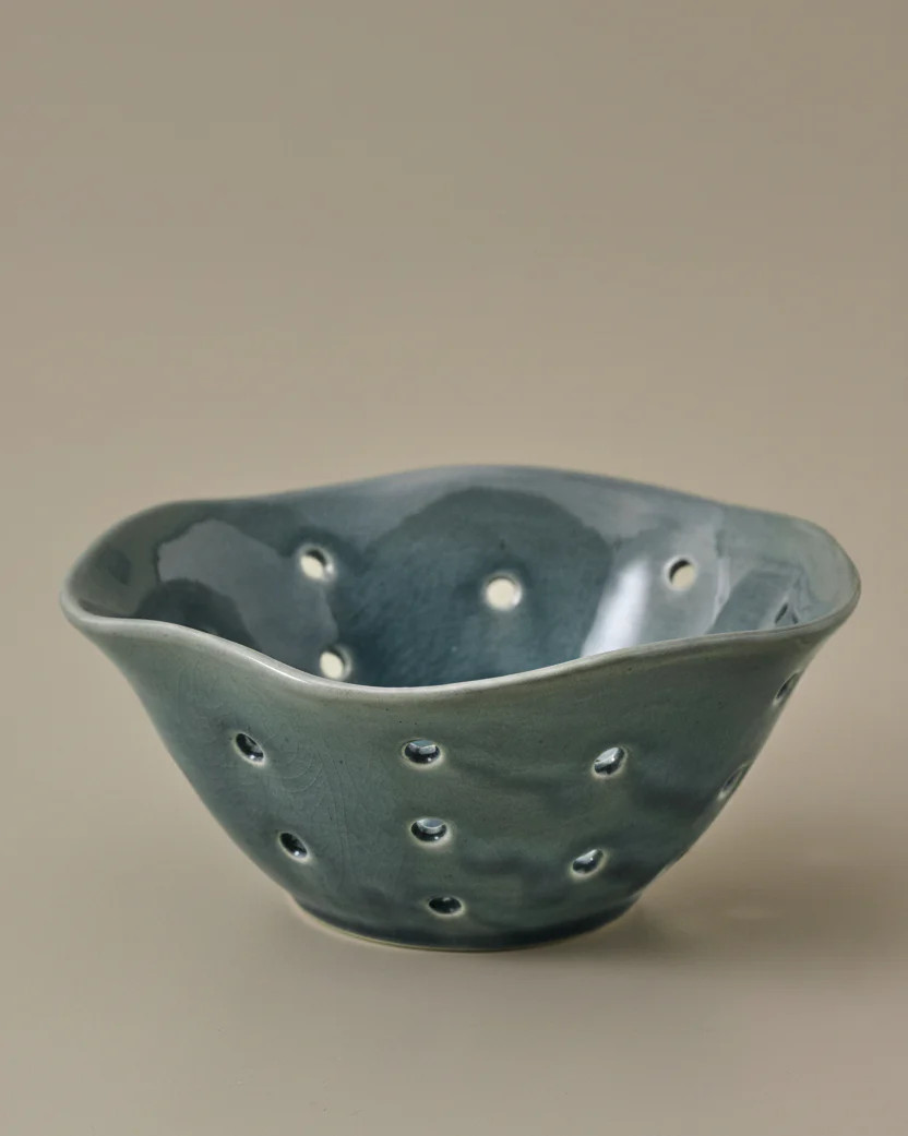 Ceramic Berry Bowl | Magnolia
